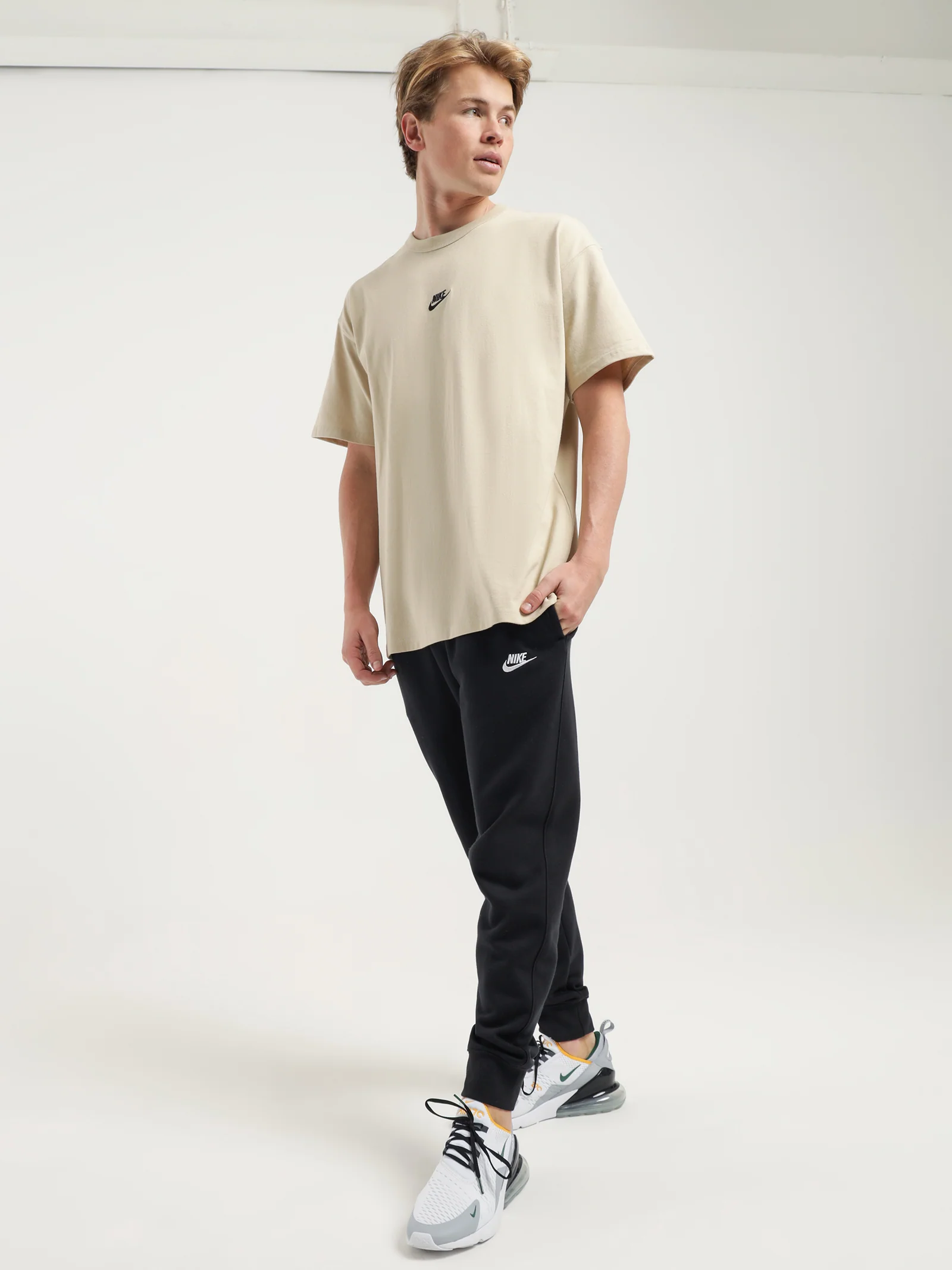 Sportswear Premium Essentials Sustainable T-Shirt - Image 6