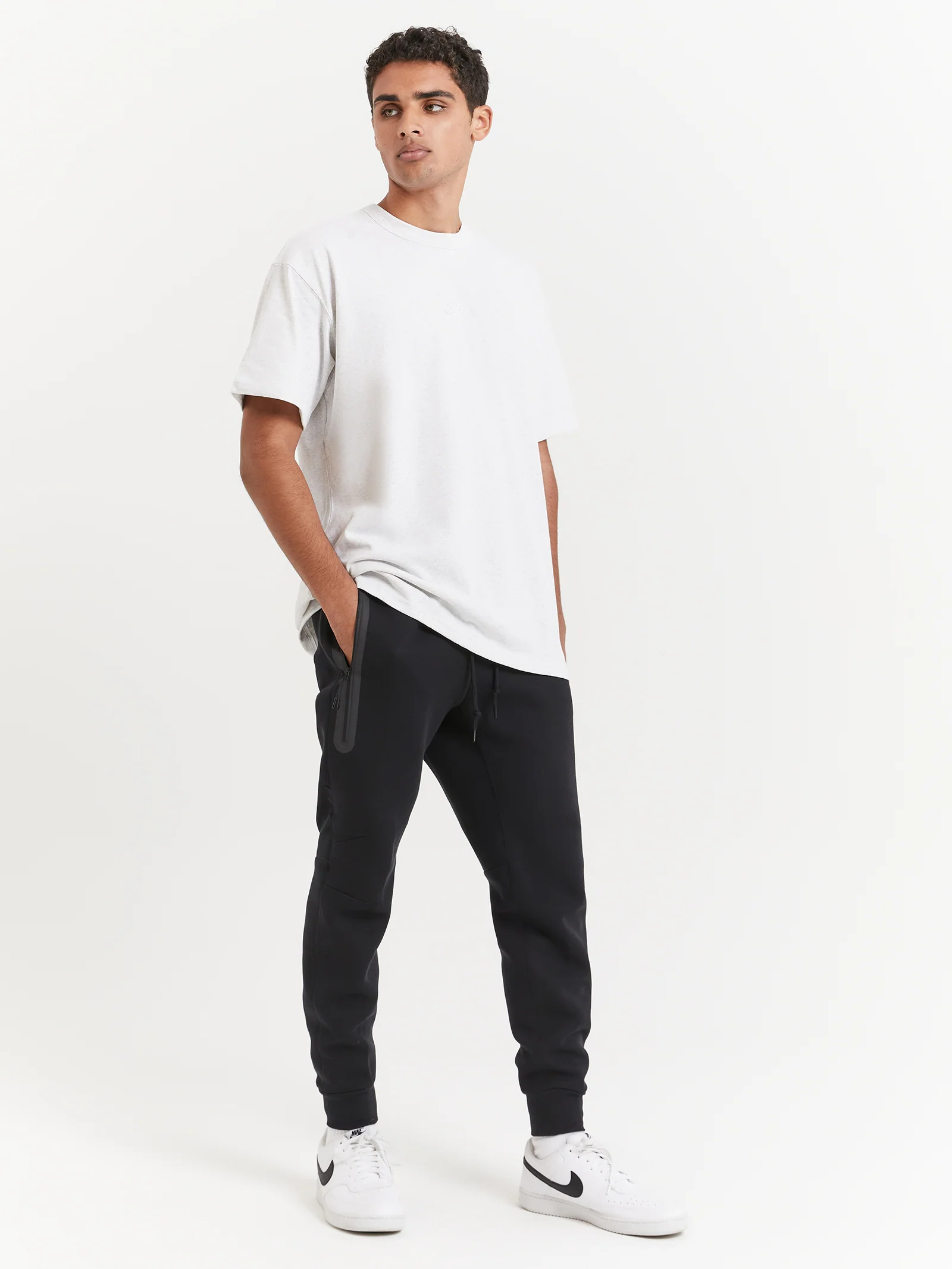 Sportswear Premium Essentials T-Shirt - Image 2