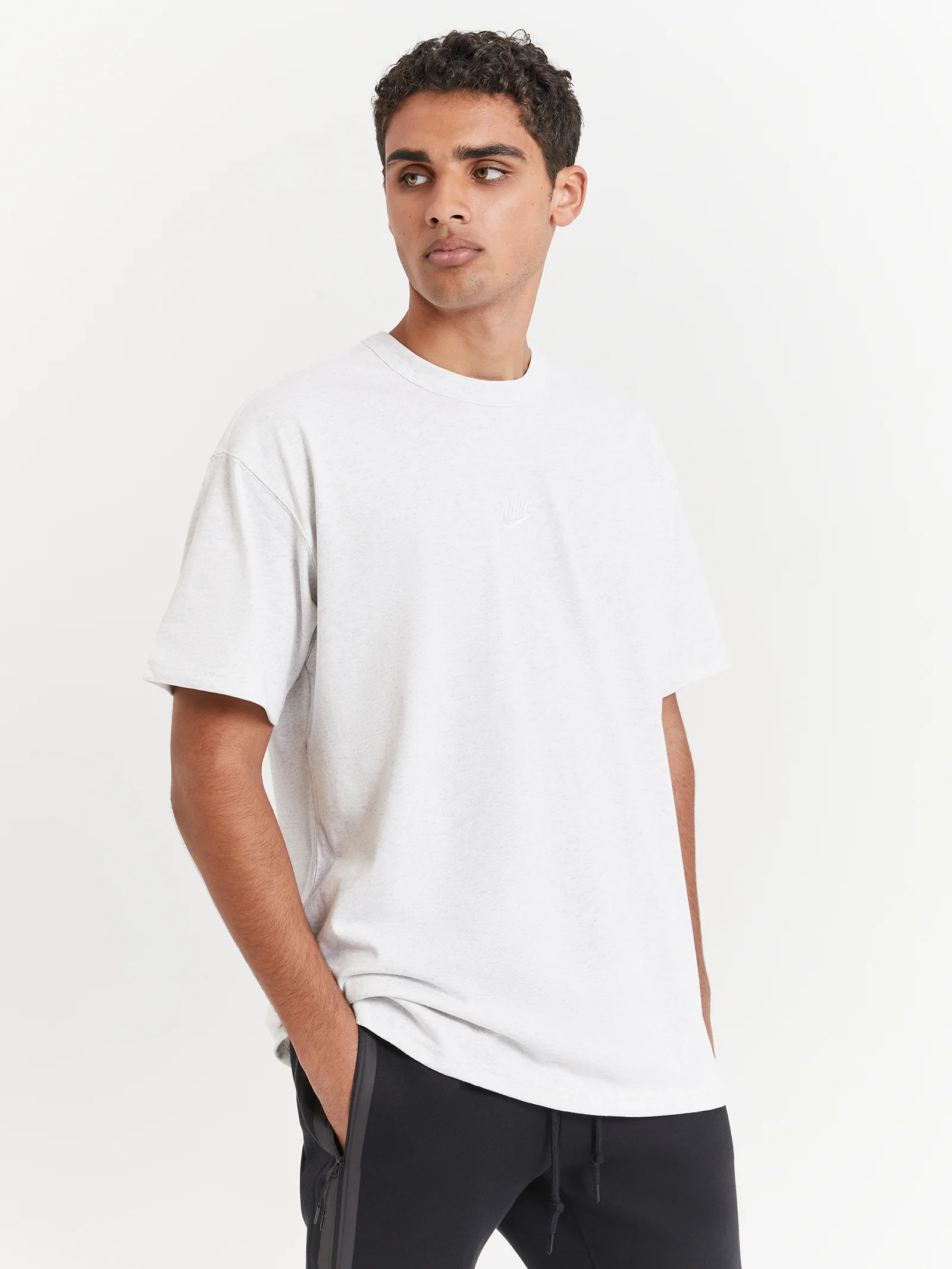 Sportswear Premium Essentials T-Shirt - Image 3