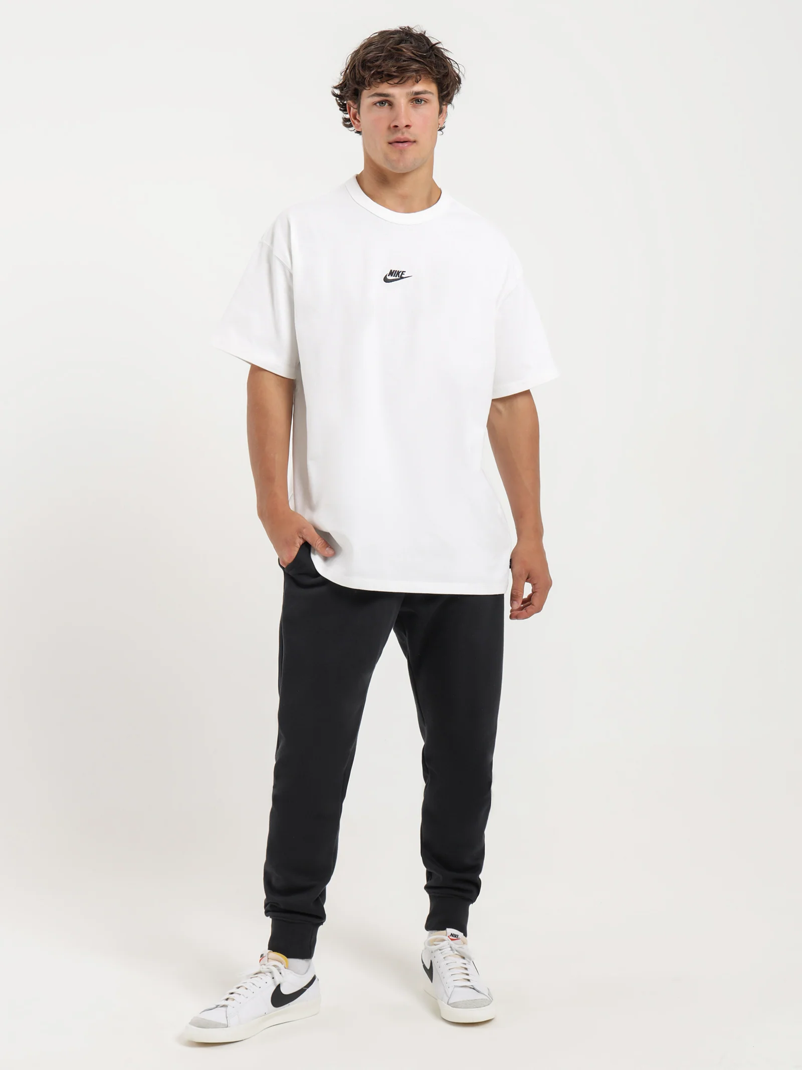Sportswear Premium Essentials T-Shirt - Image 4