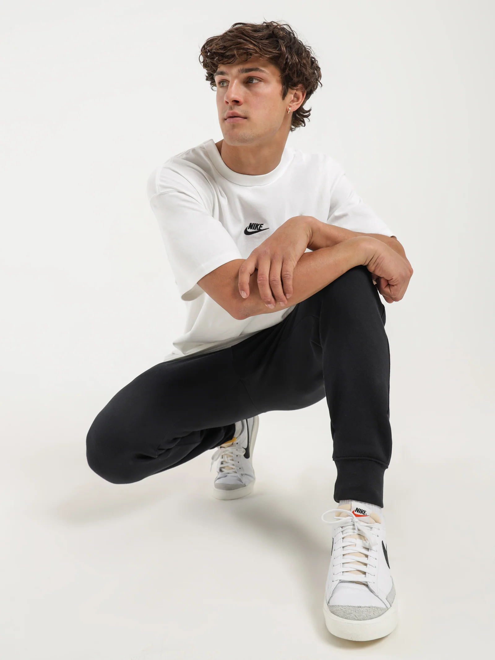 Sportswear Premium Essentials T-Shirt - Image 5