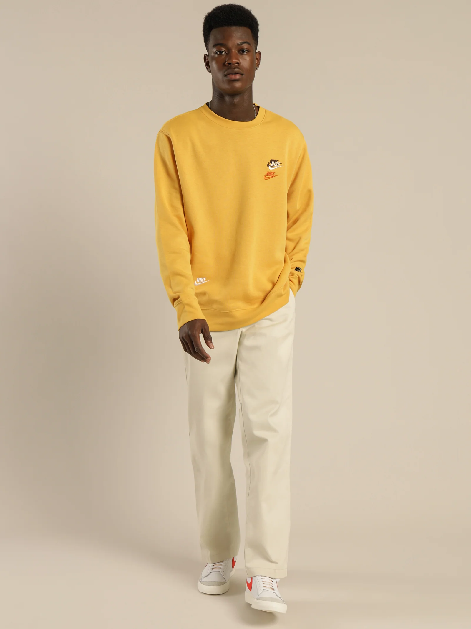 Sportswear Sport Essentials+ Brushed Back Crew - Image 4