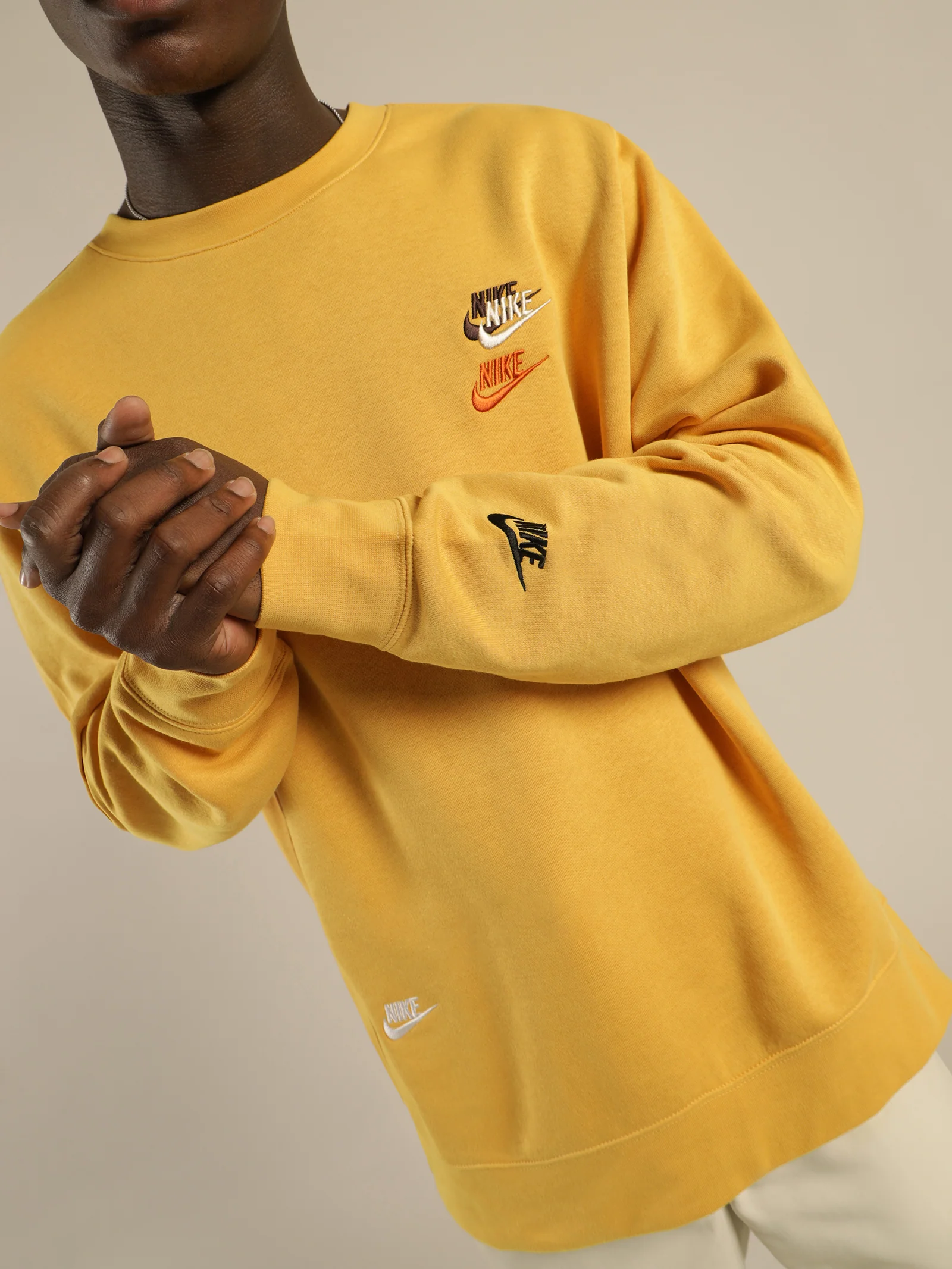 Sportswear Sport Essentials+ Brushed Back Crew - Image 5