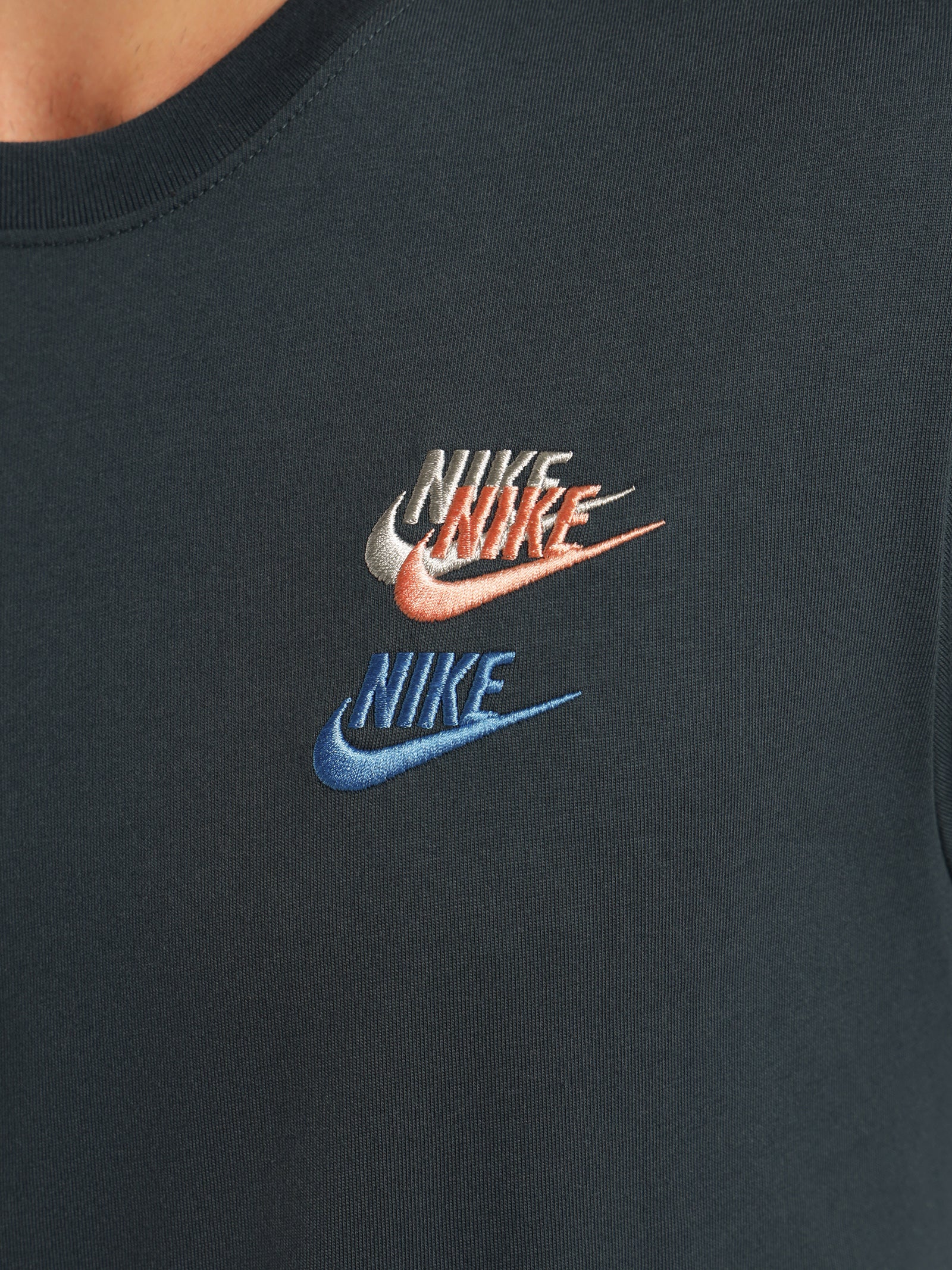 Sportswear T-Shirt - Image 5