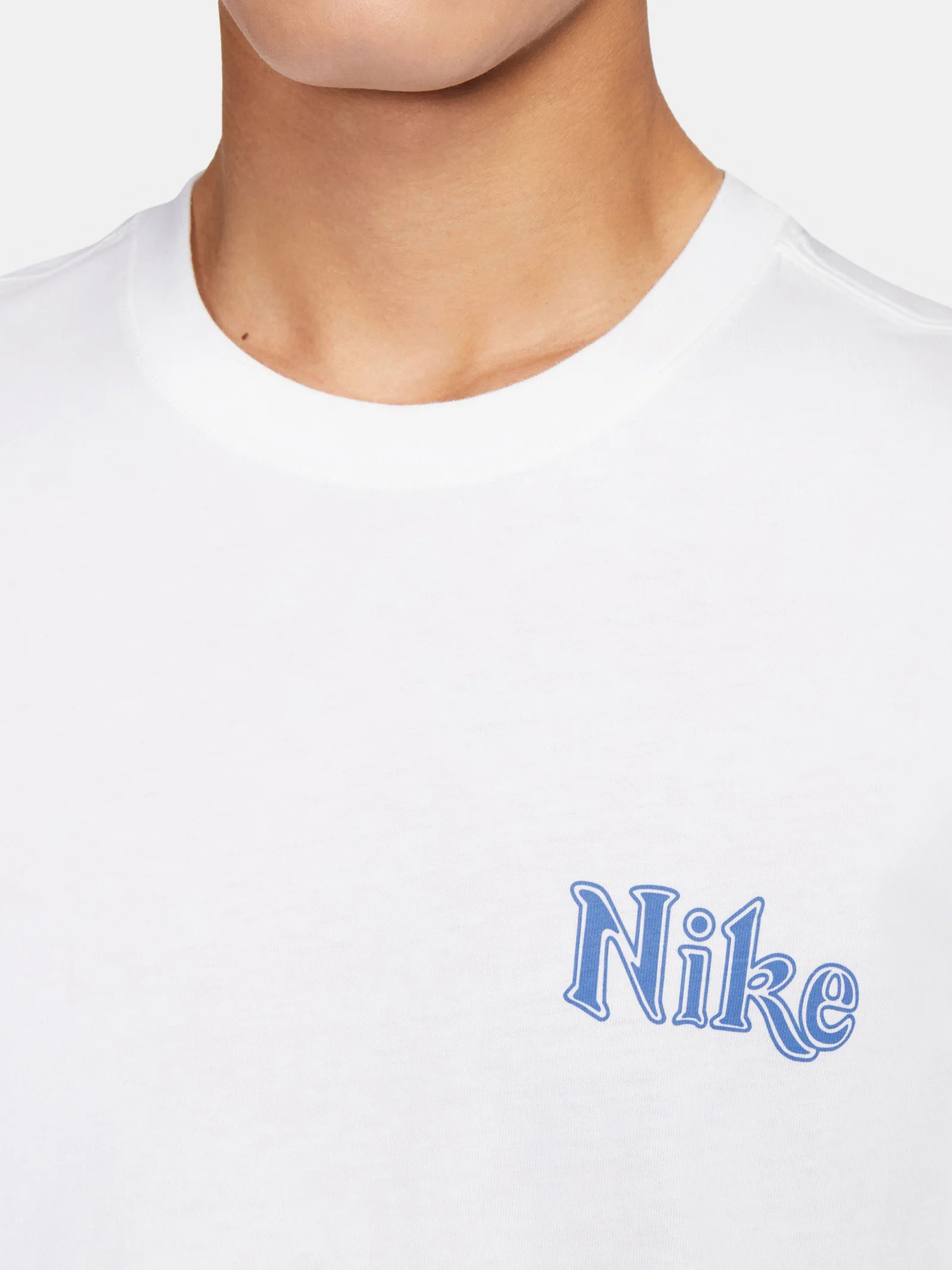 Sportswear T-Shirt - Image 4