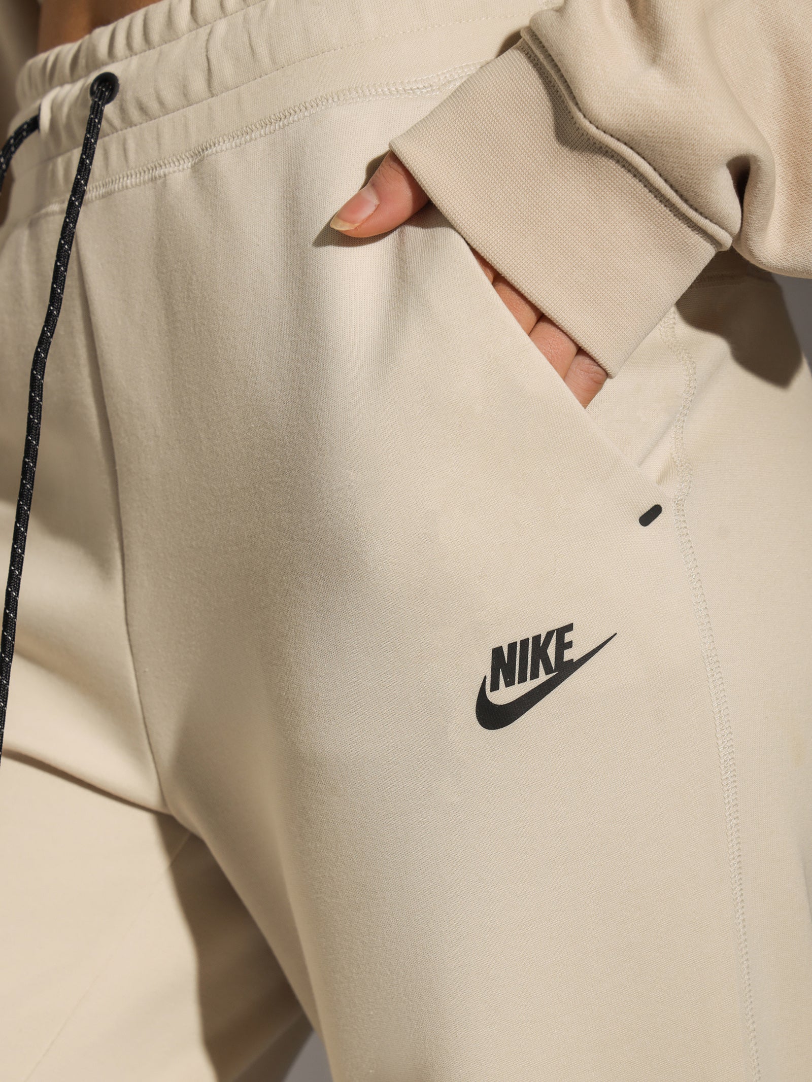 Sportswear Tech Fleece High Rise Trackpants - Image 5