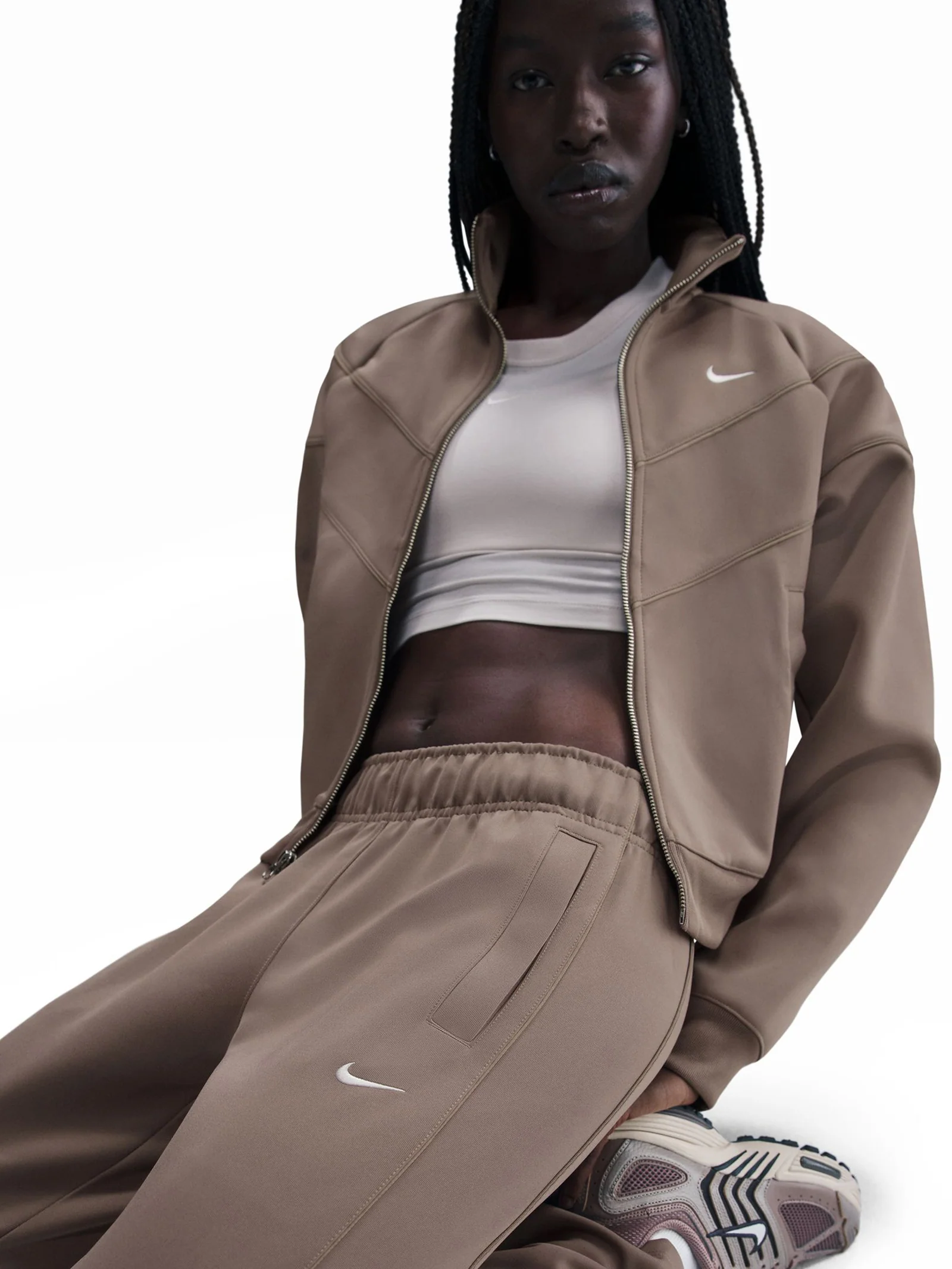 Sportswear Windrunner Women's Mid-Rise Slim Knit Pants - Image 5