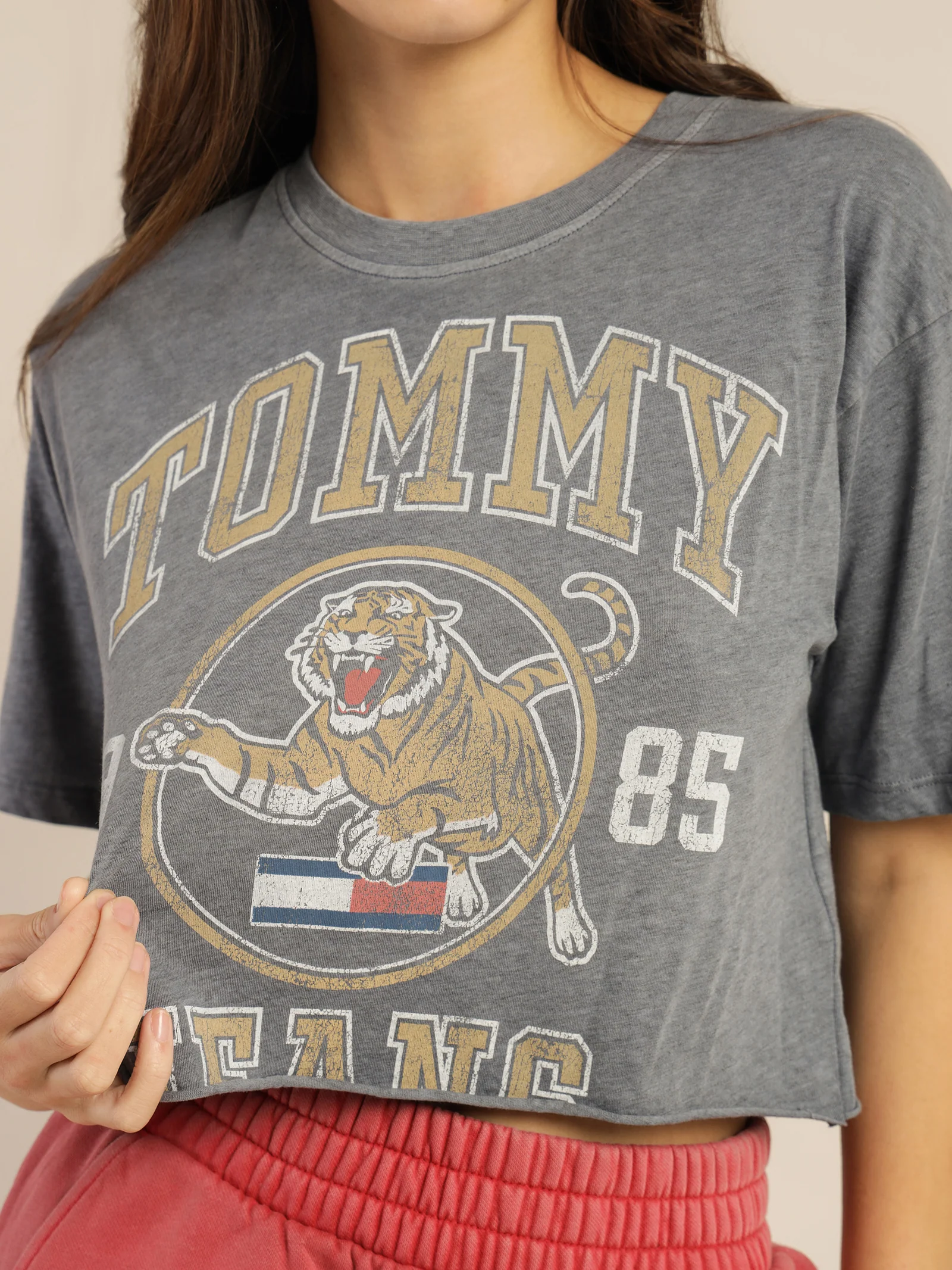 Super Cropped College Tiger T-Shirt - Image 3
