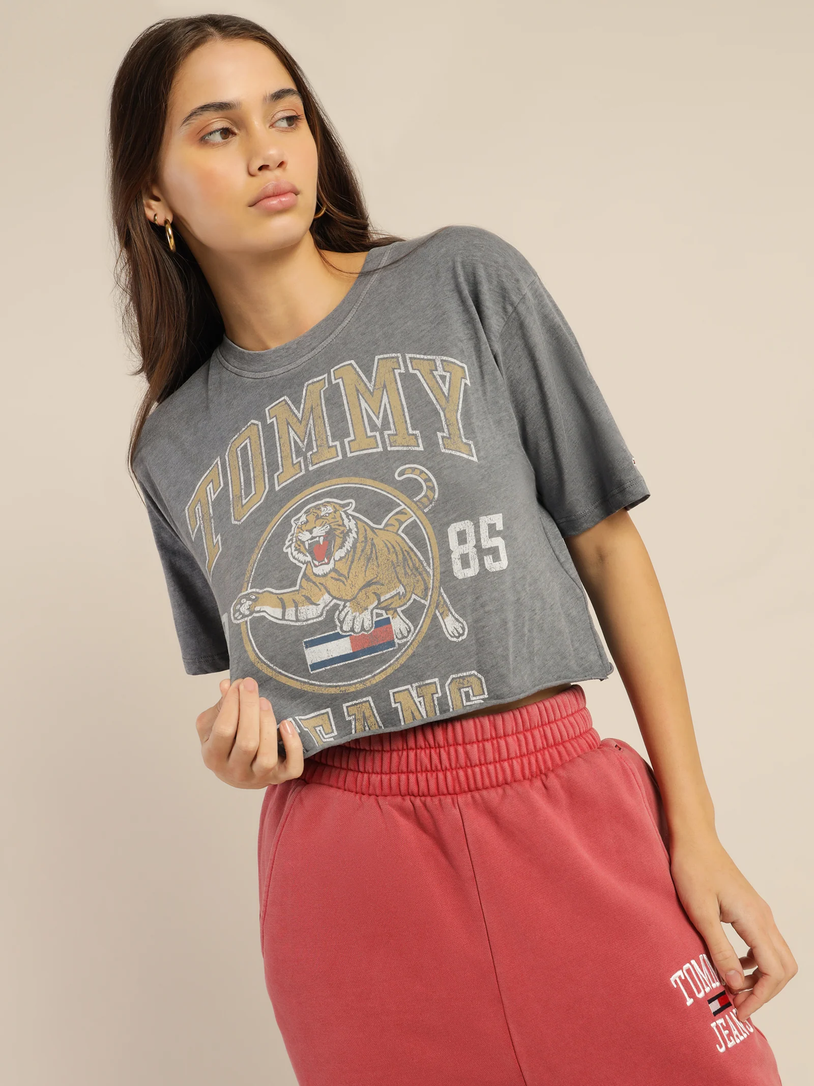Super Cropped College Tiger T-Shirt - Image 5
