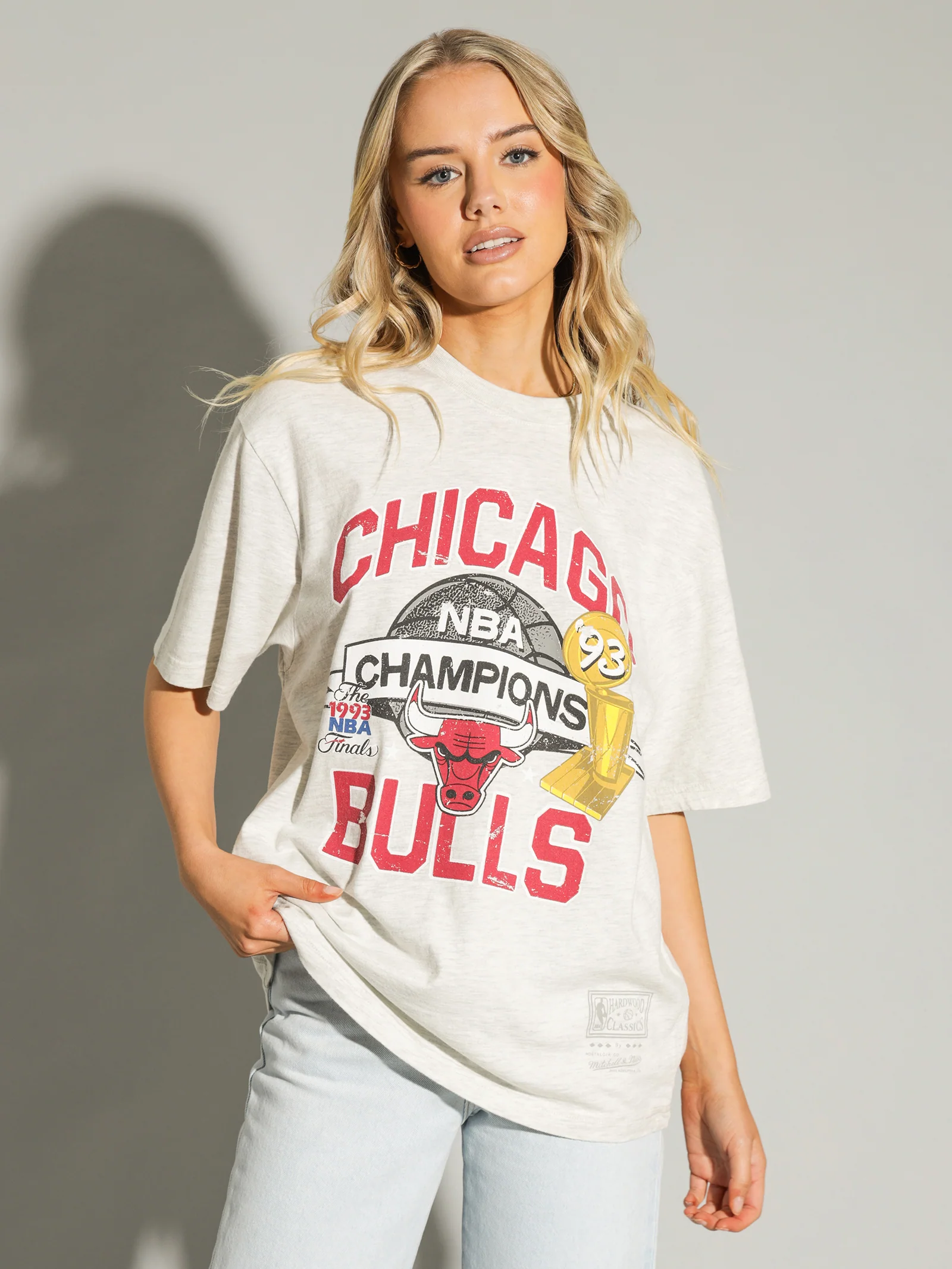 Team History Chicago Bulls T-Shirt - Image 4