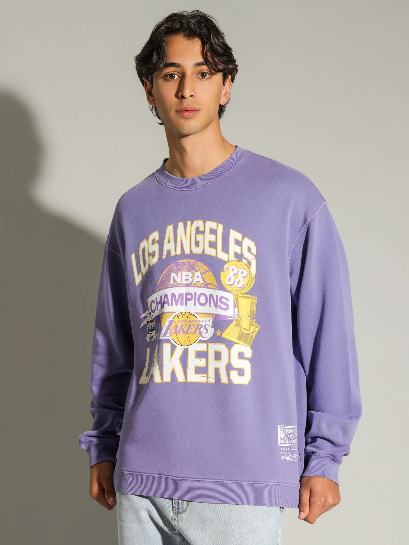 Team History Crew Los Angeles Lakers Sweatshirt - Image 3