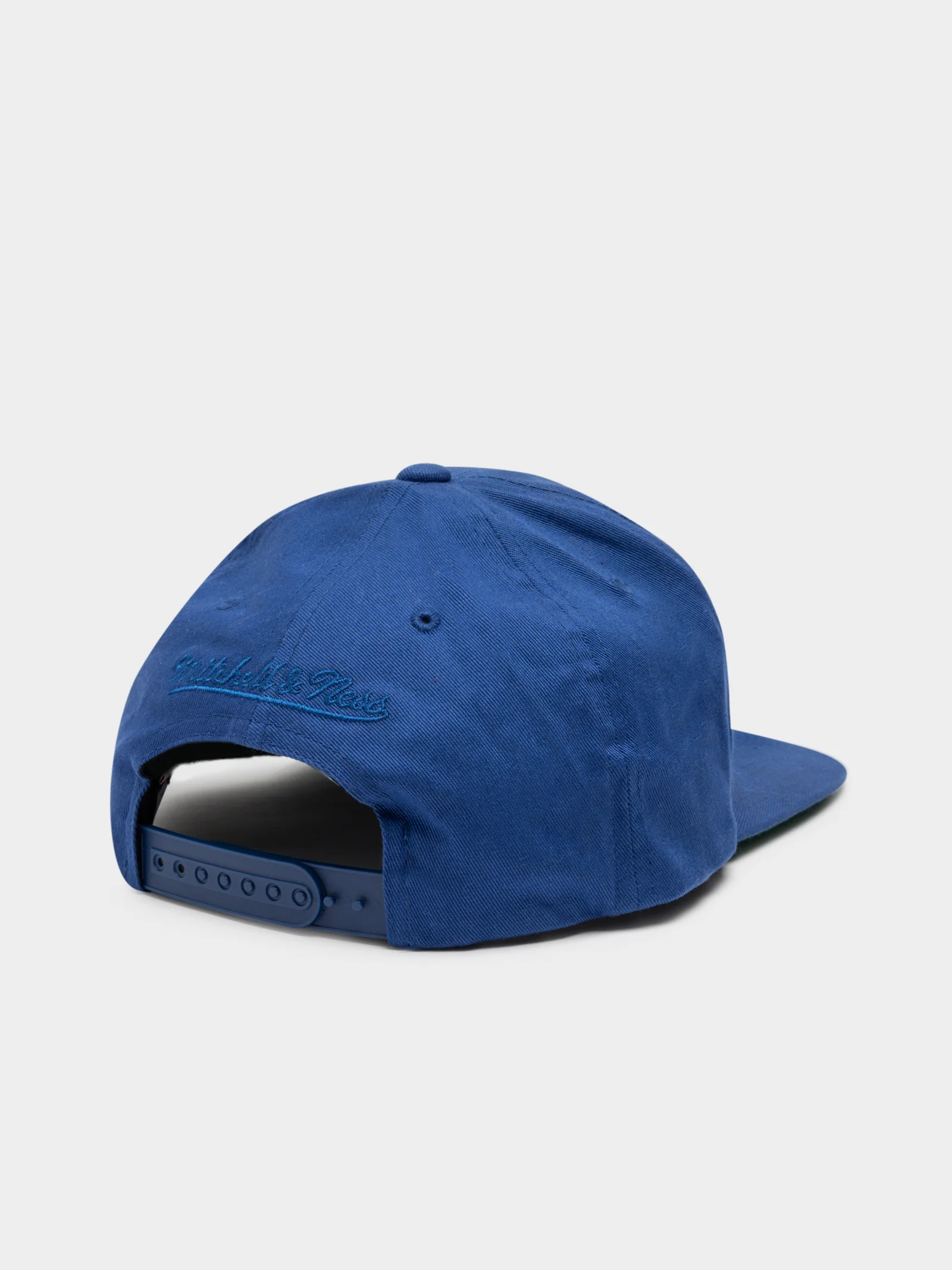 Team Logo Deadstock Thowback Philadelphia Snapback - Image 3