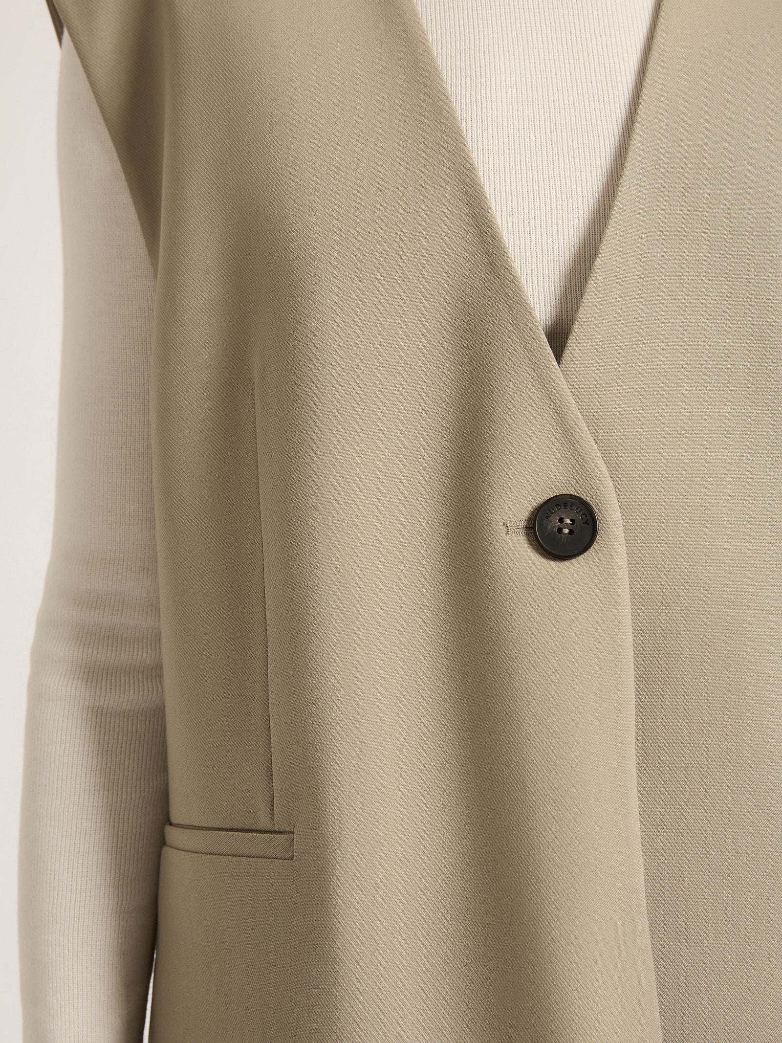 Theo Tailored Vest - Image 3