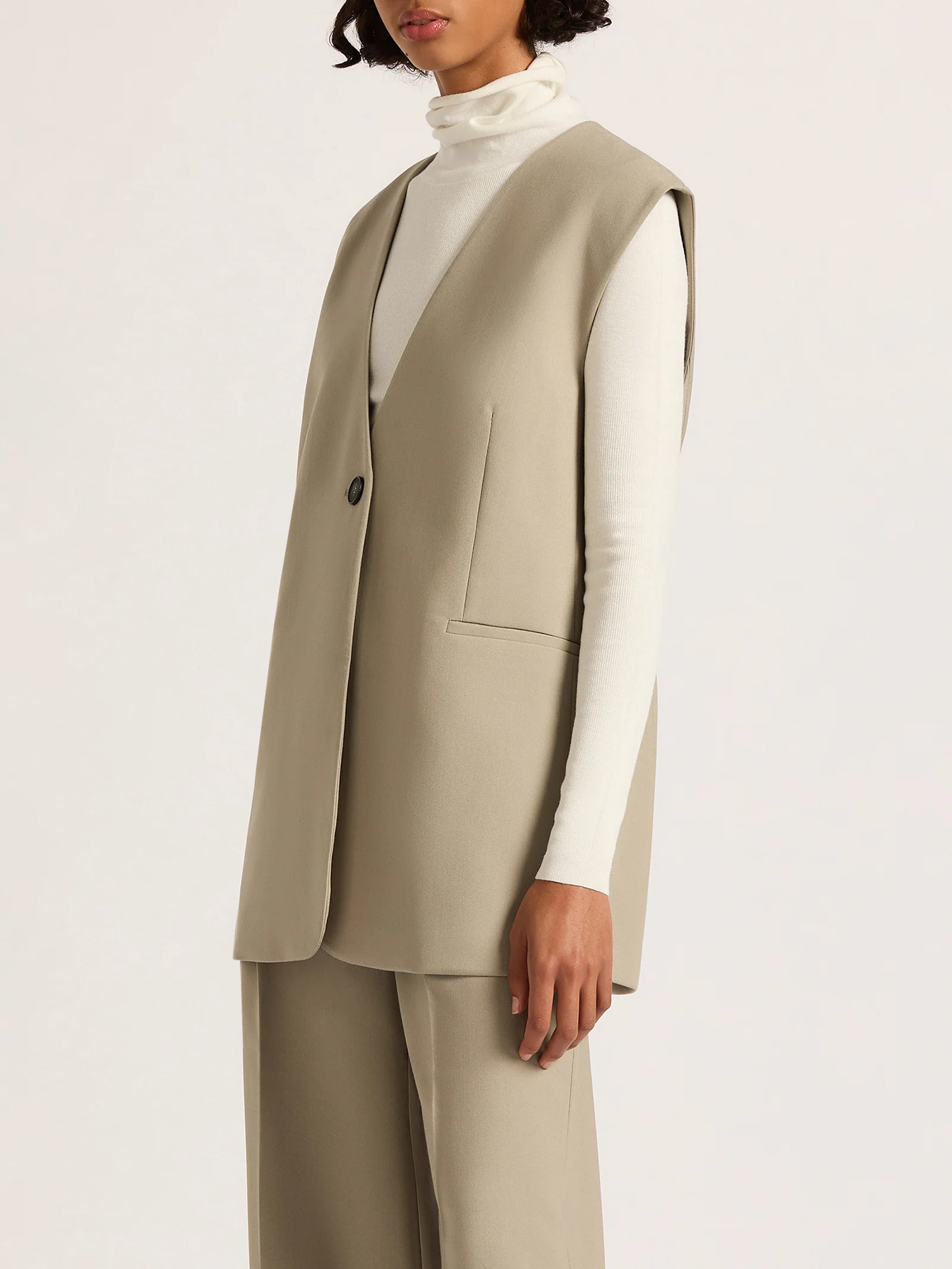 Theo Tailored Vest - Image 4