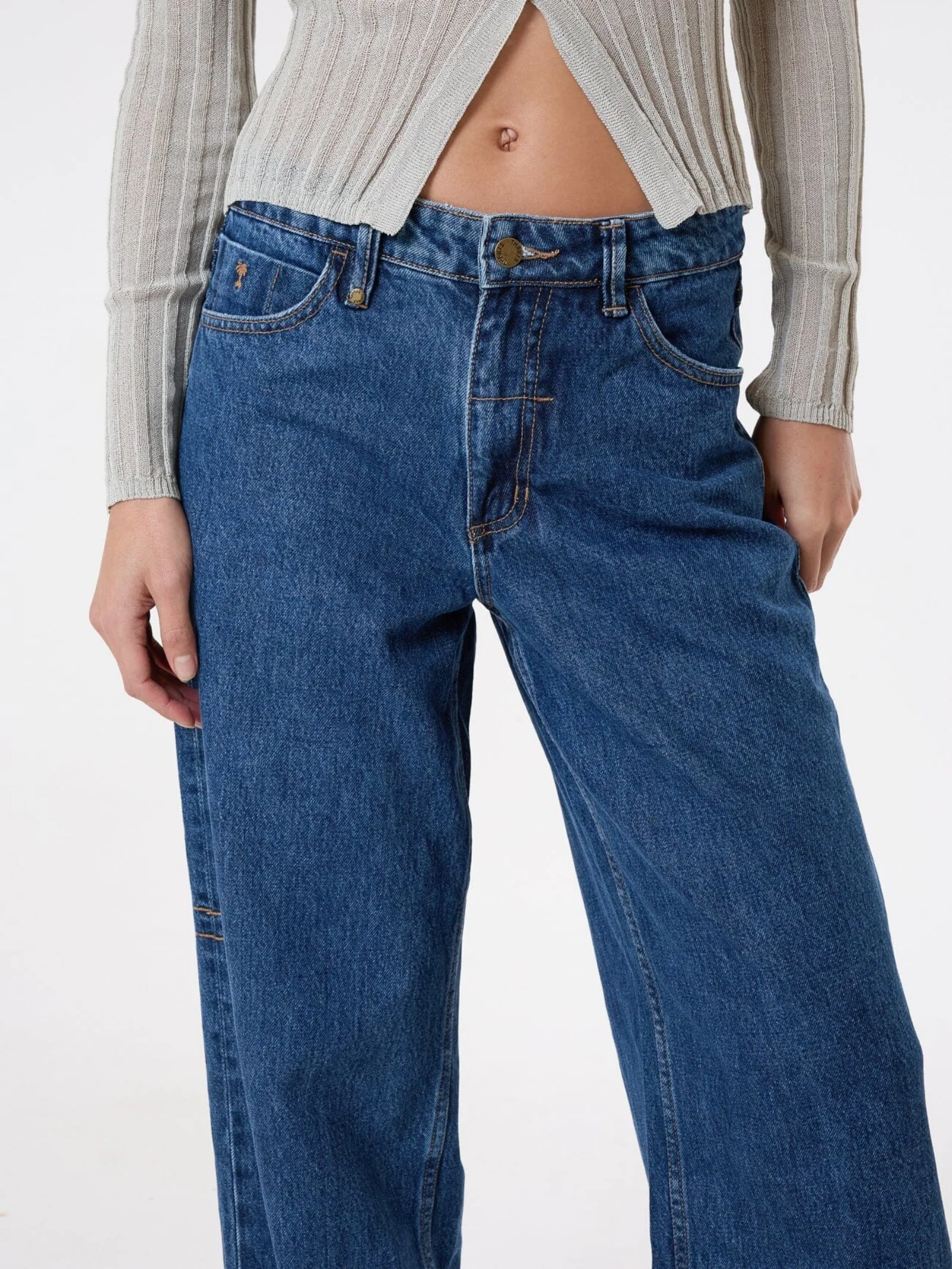 Billie Low Loose Jean - Image 4