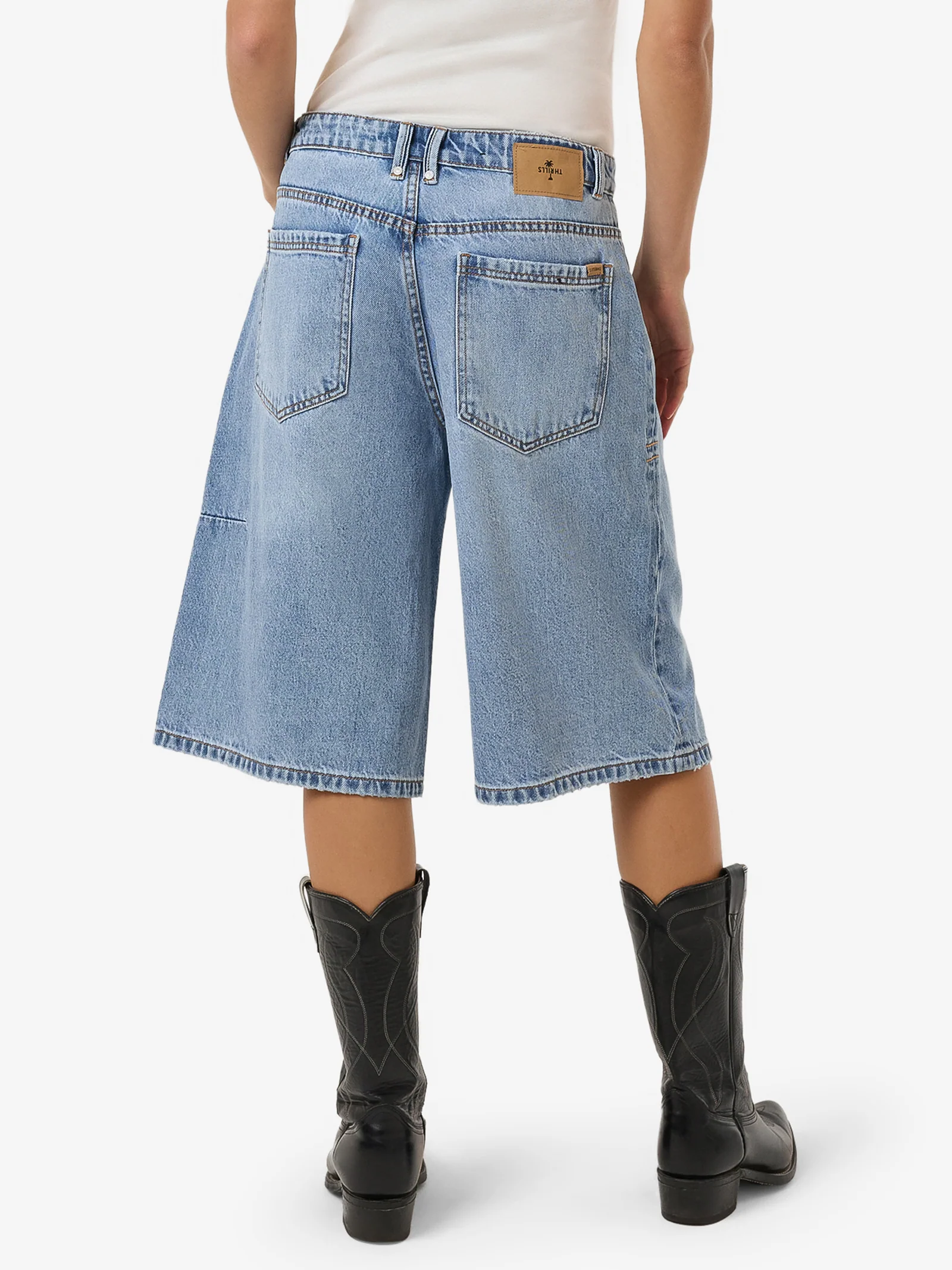 Darcy Short - Image 2