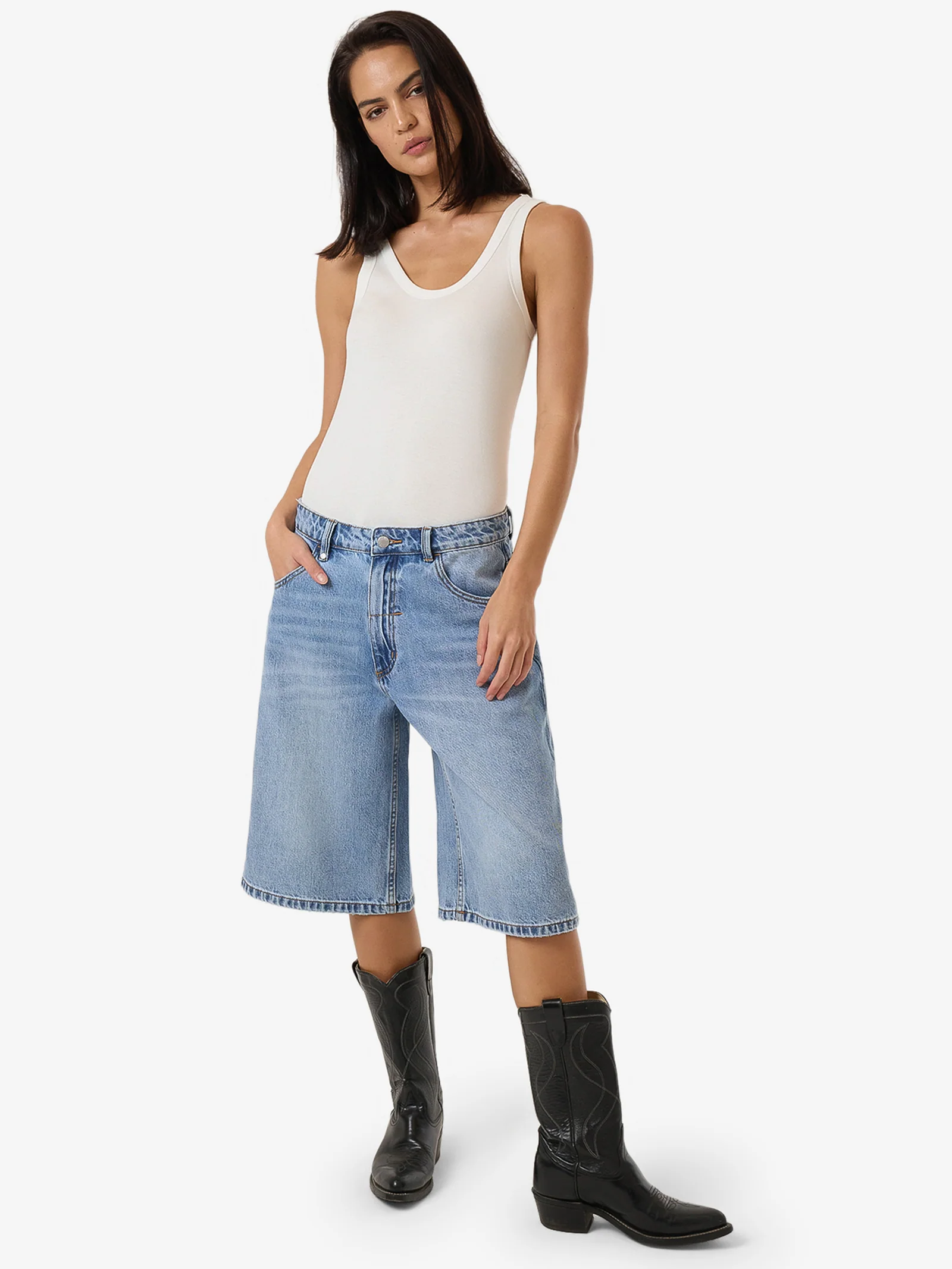 Darcy Short - Image 6