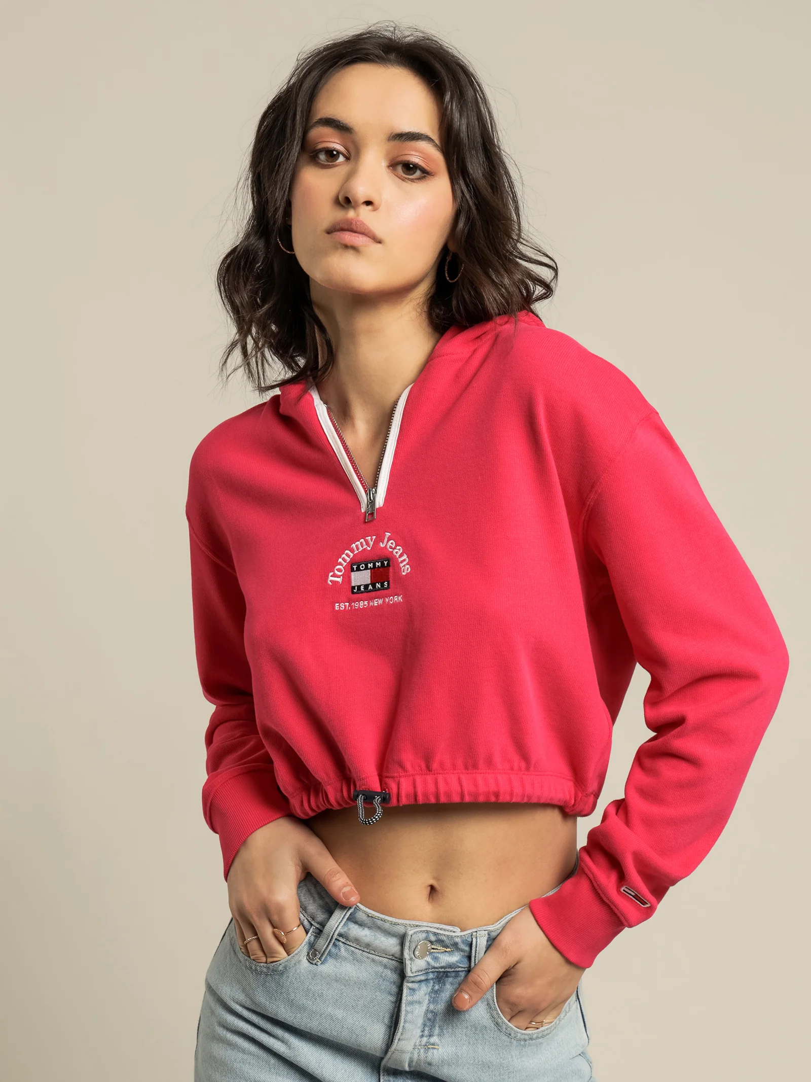 Tommy Badge Timeless Cropped Hoodie - Image 2