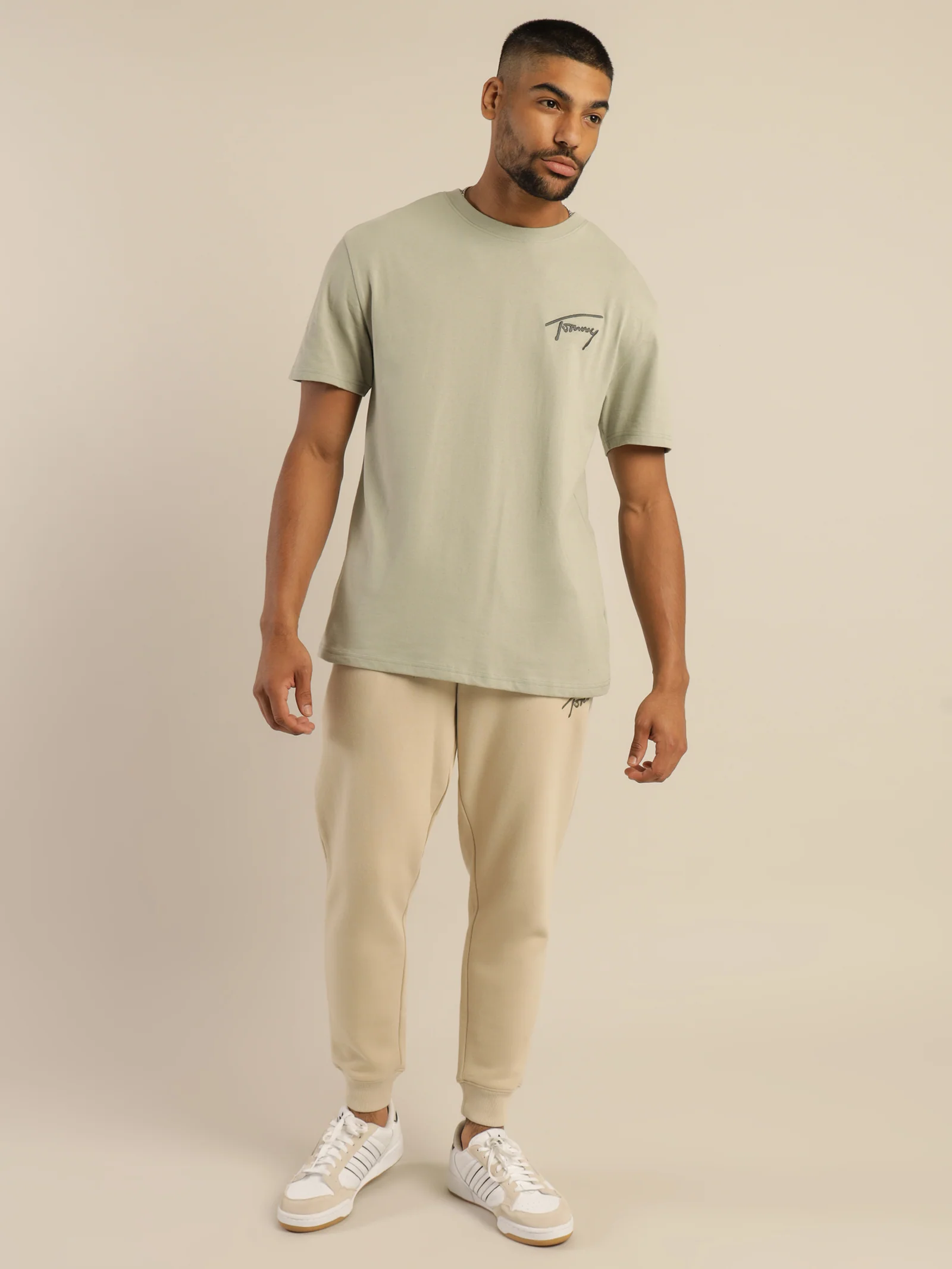 Tommy Signature T-Shirt - Image 3