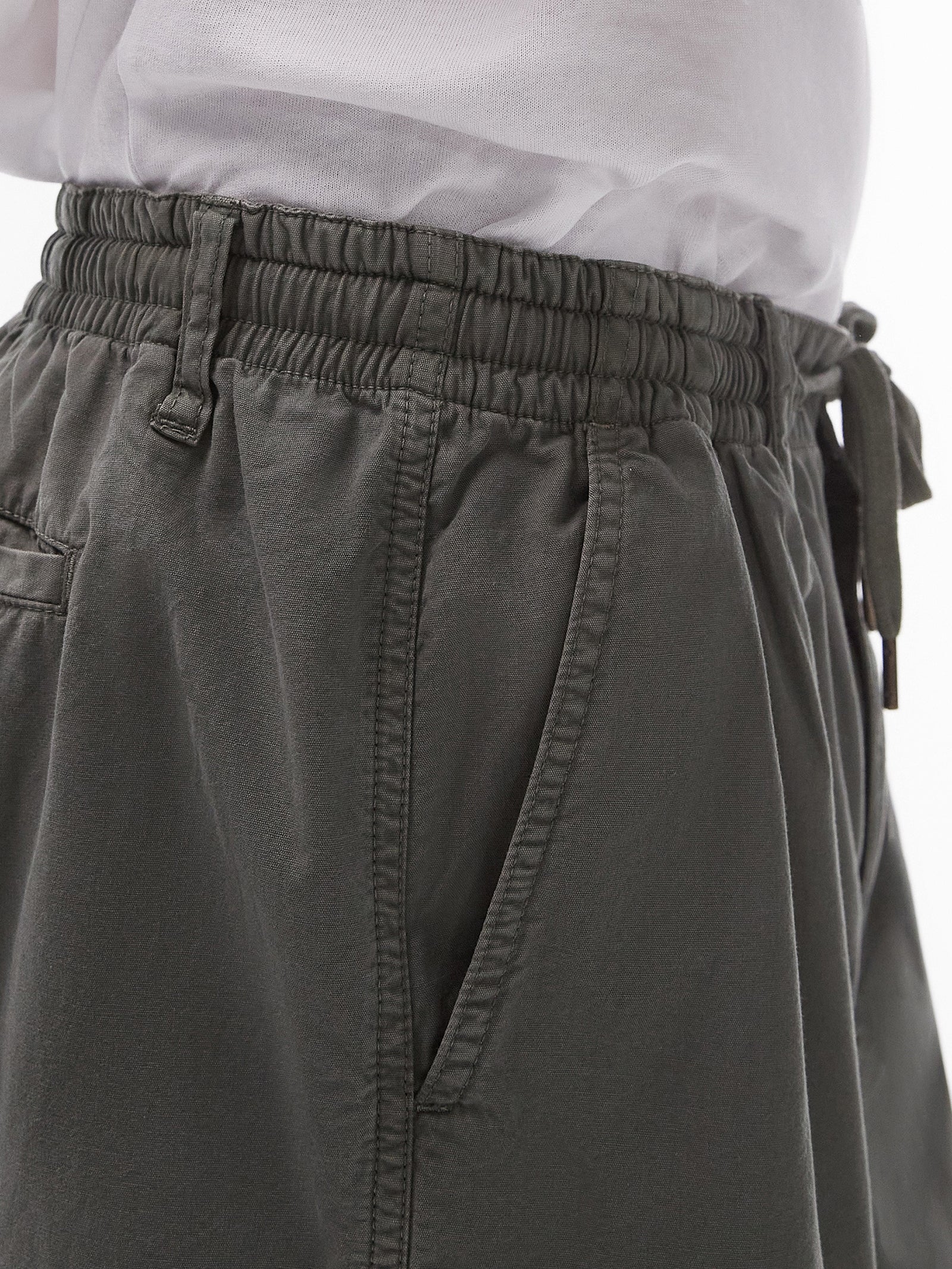 Oversized Cropped Trousers - Image 3