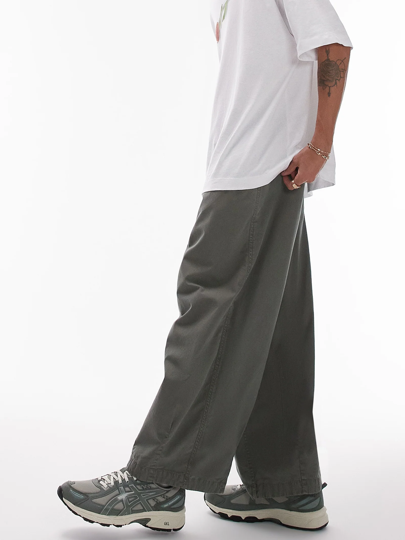 Oversized Cropped Trousers - Image 5