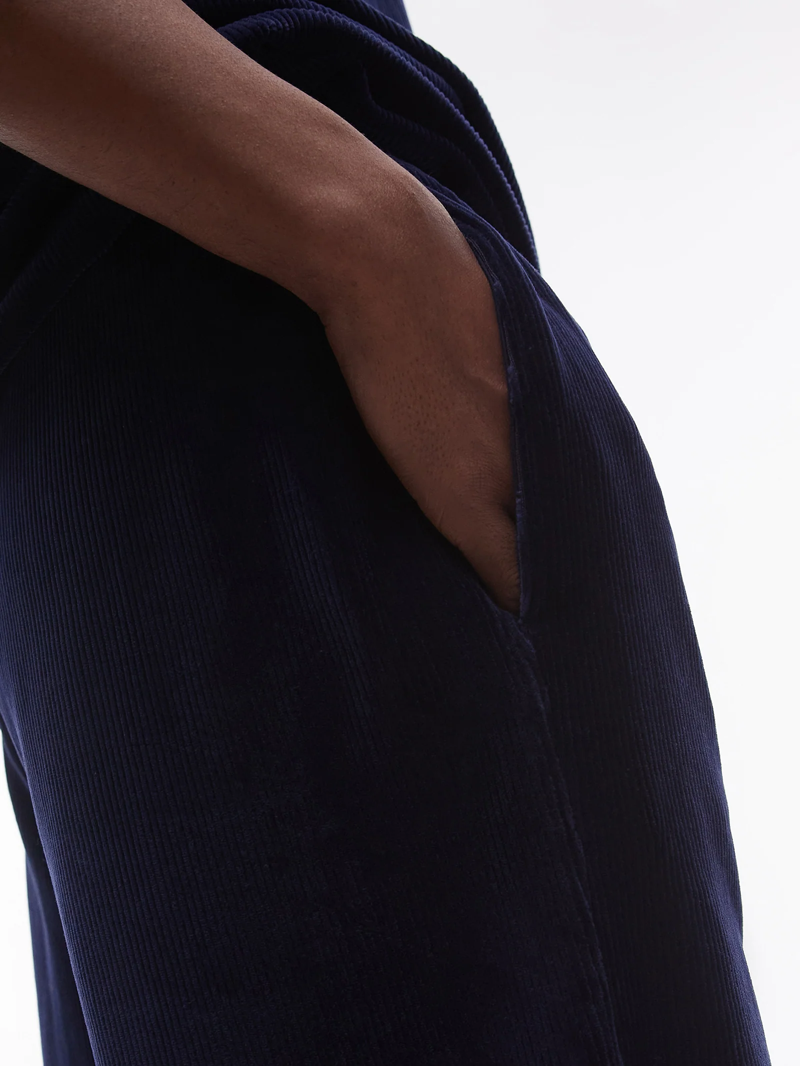 Oversized Fit Velvet Cord Short - Image 3