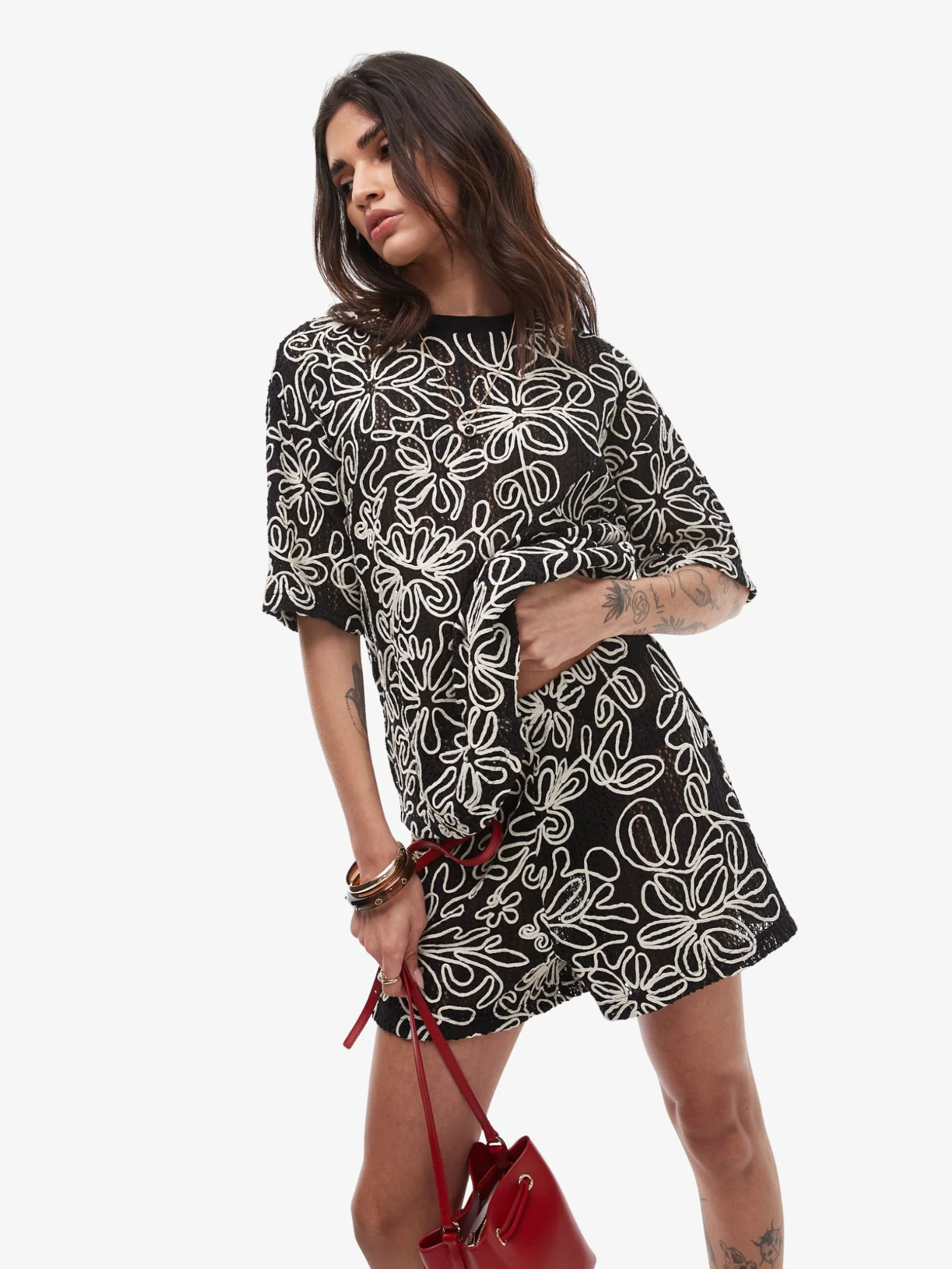 Boxy Floral Applique Shorts - Image 3