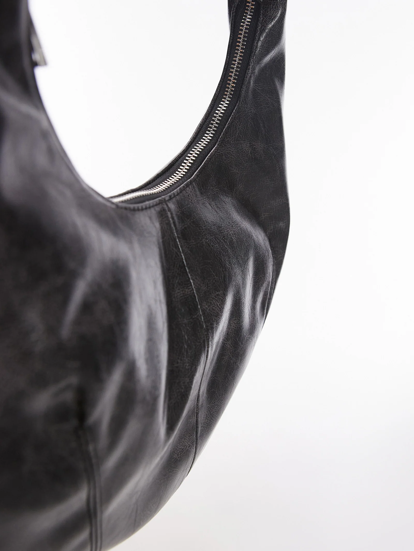 Samira Scoop Shoulder Bag - Image 4