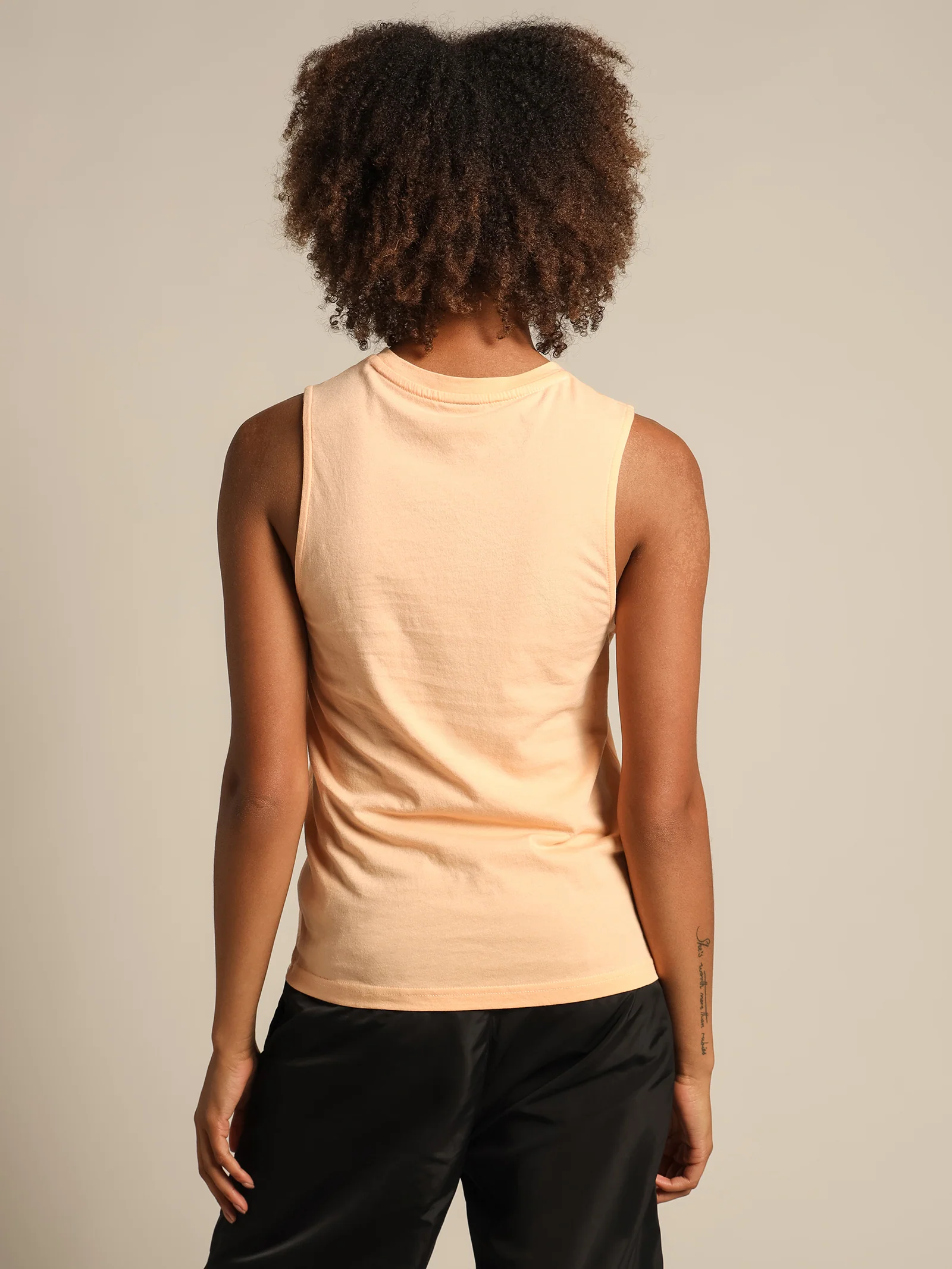 Twist Serve Tank - Image 7