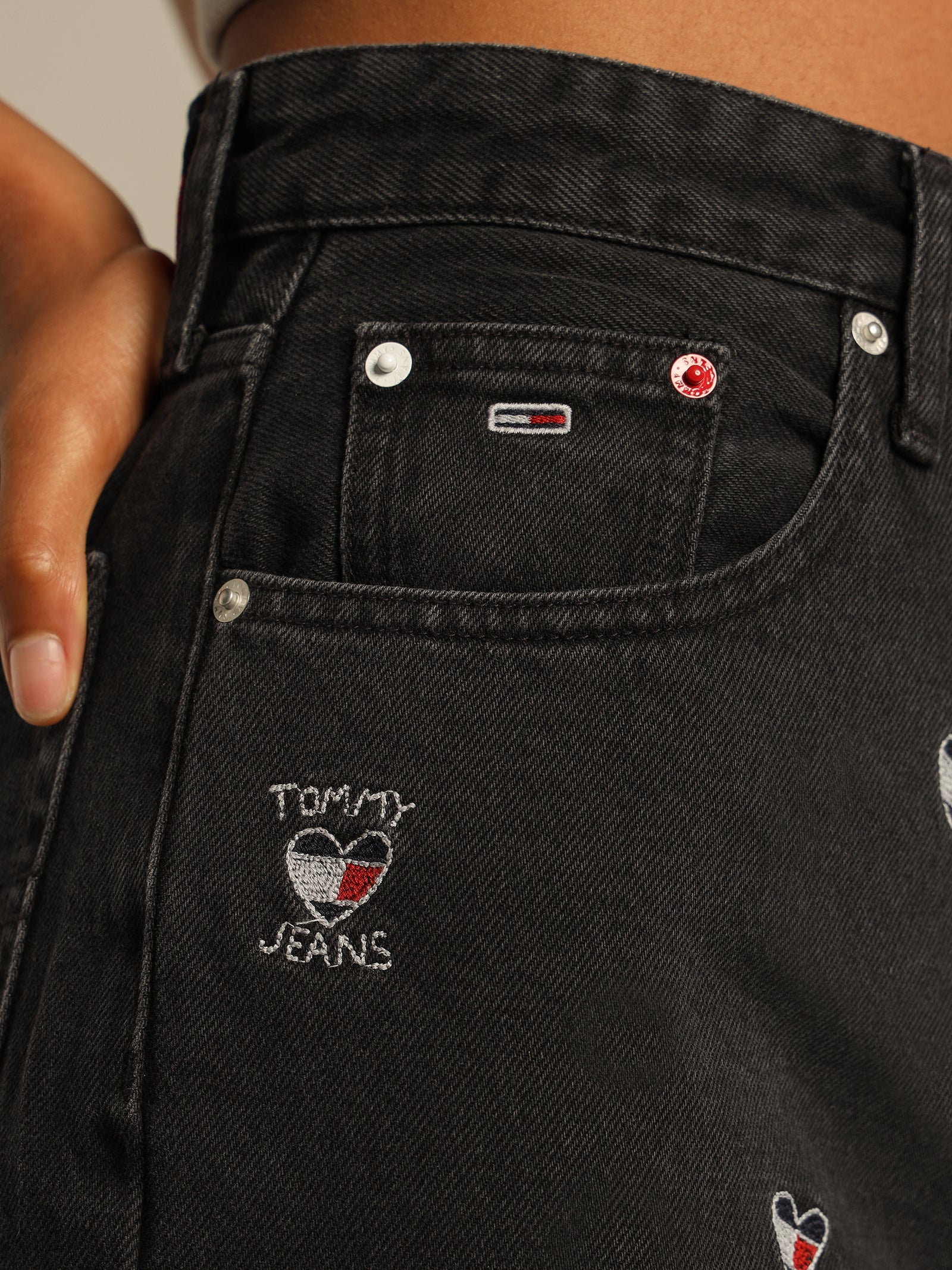 Ultra High-Rise Tapered Embroidered Heart Mom Jeans - Image 3