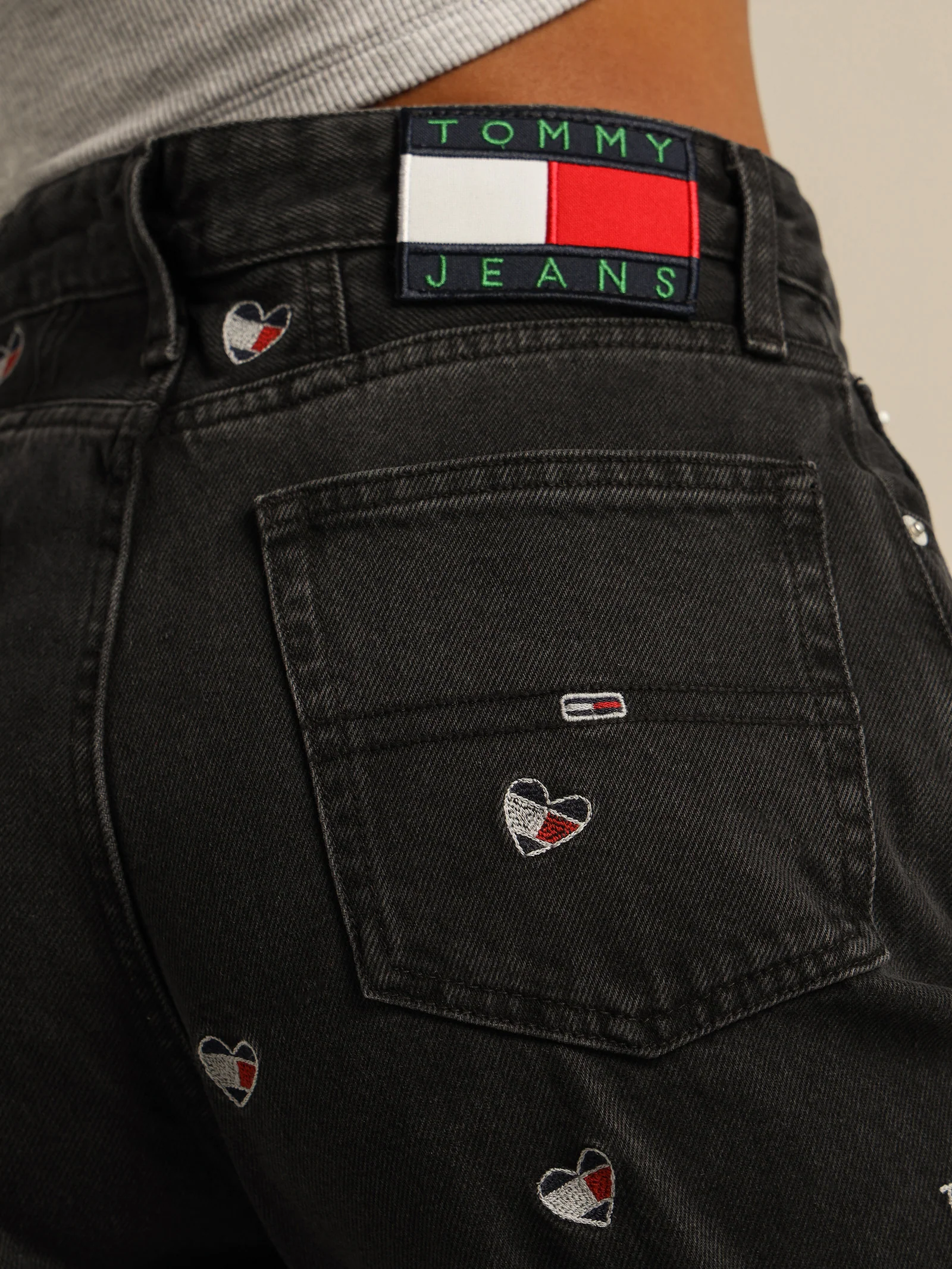 Ultra High-Rise Tapered Embroidered Heart Mom Jeans - Image 6