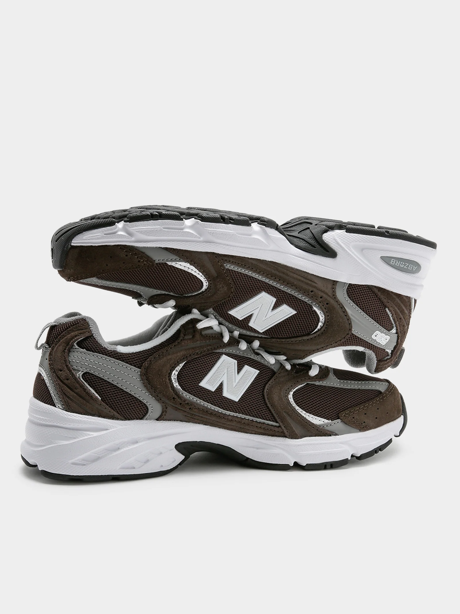 Unisex 530 Sneakers - Image 2
