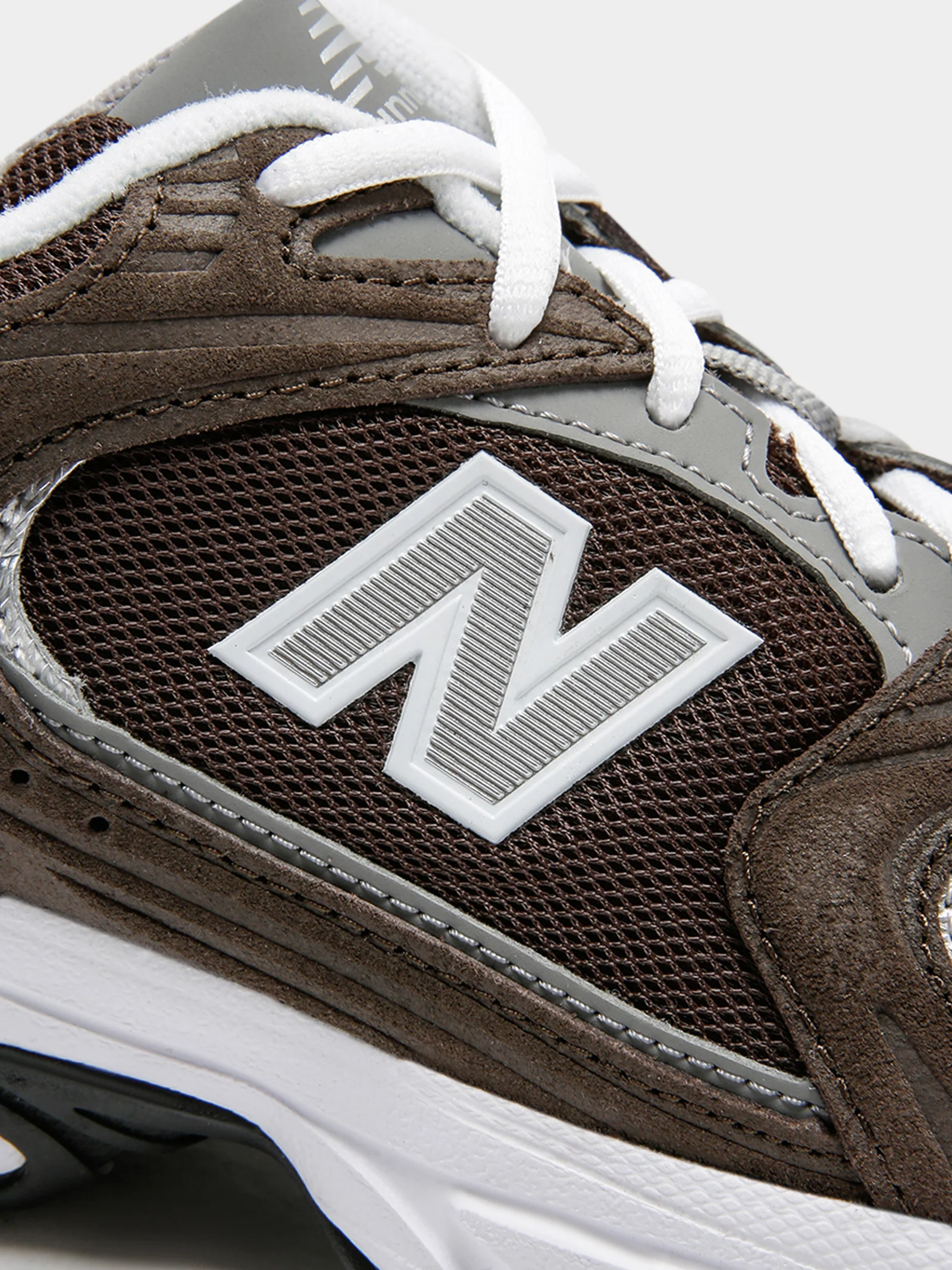 Unisex 530 Sneakers - Image 4