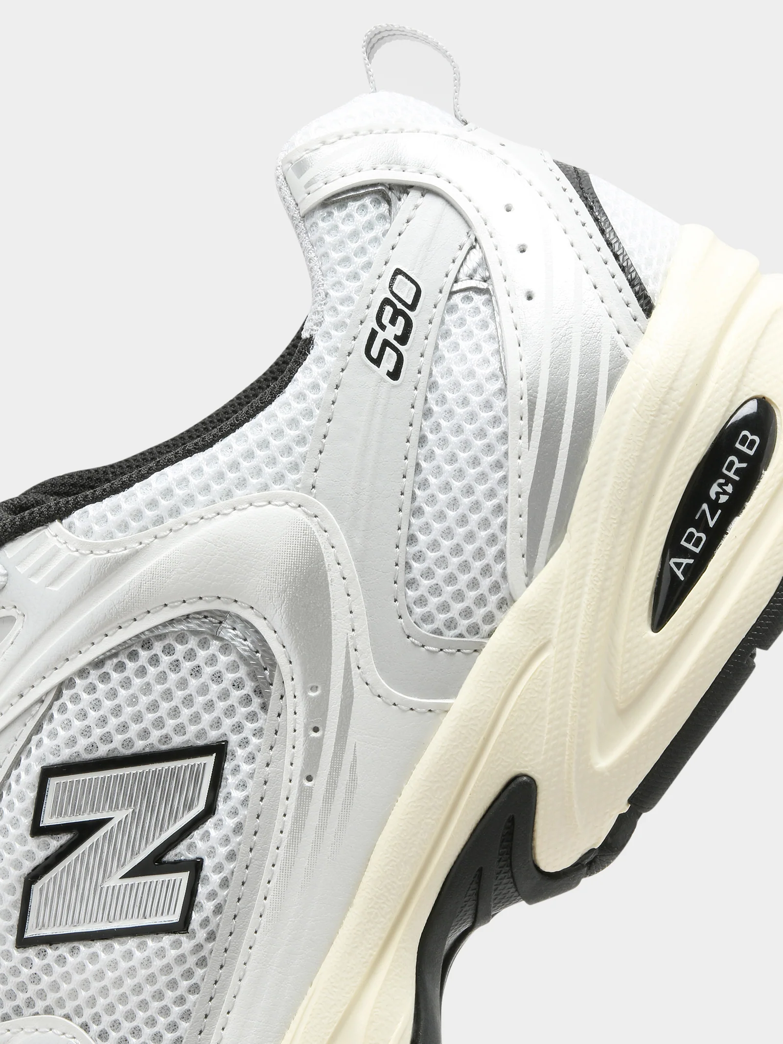 Unisex 530 Sneakers - Image 3
