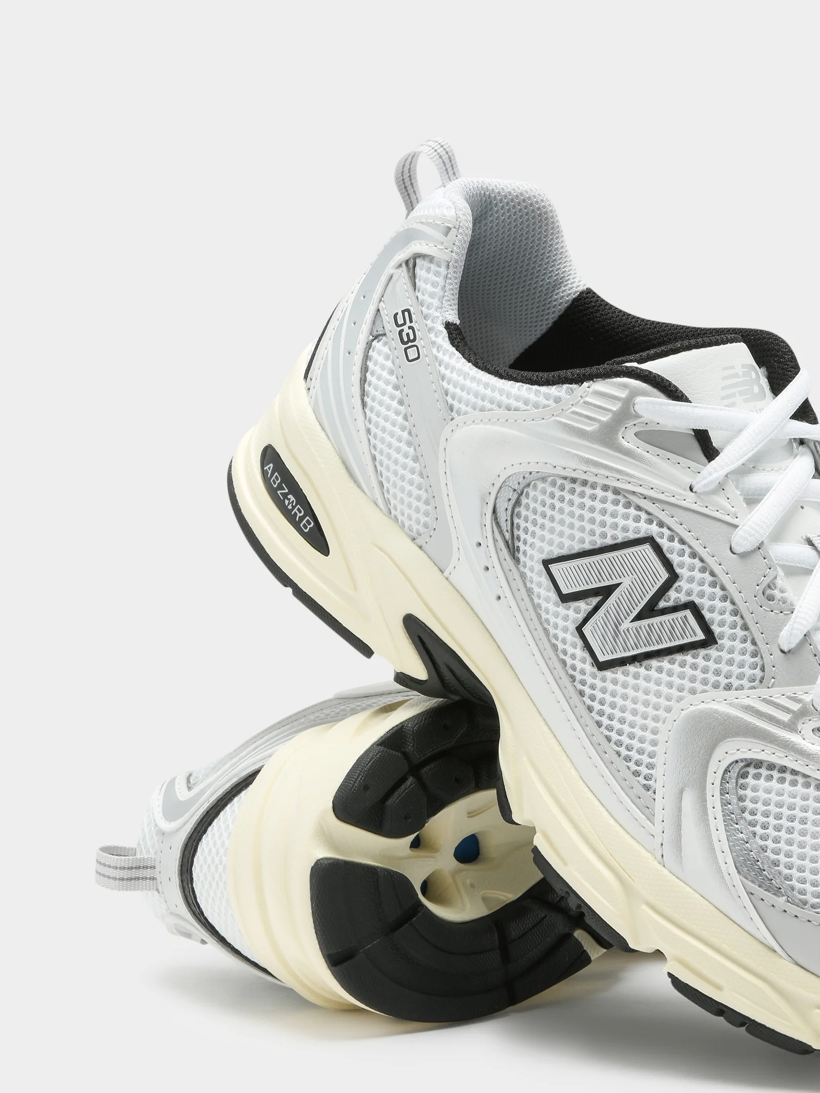 Unisex 530 Sneakers - Image 4