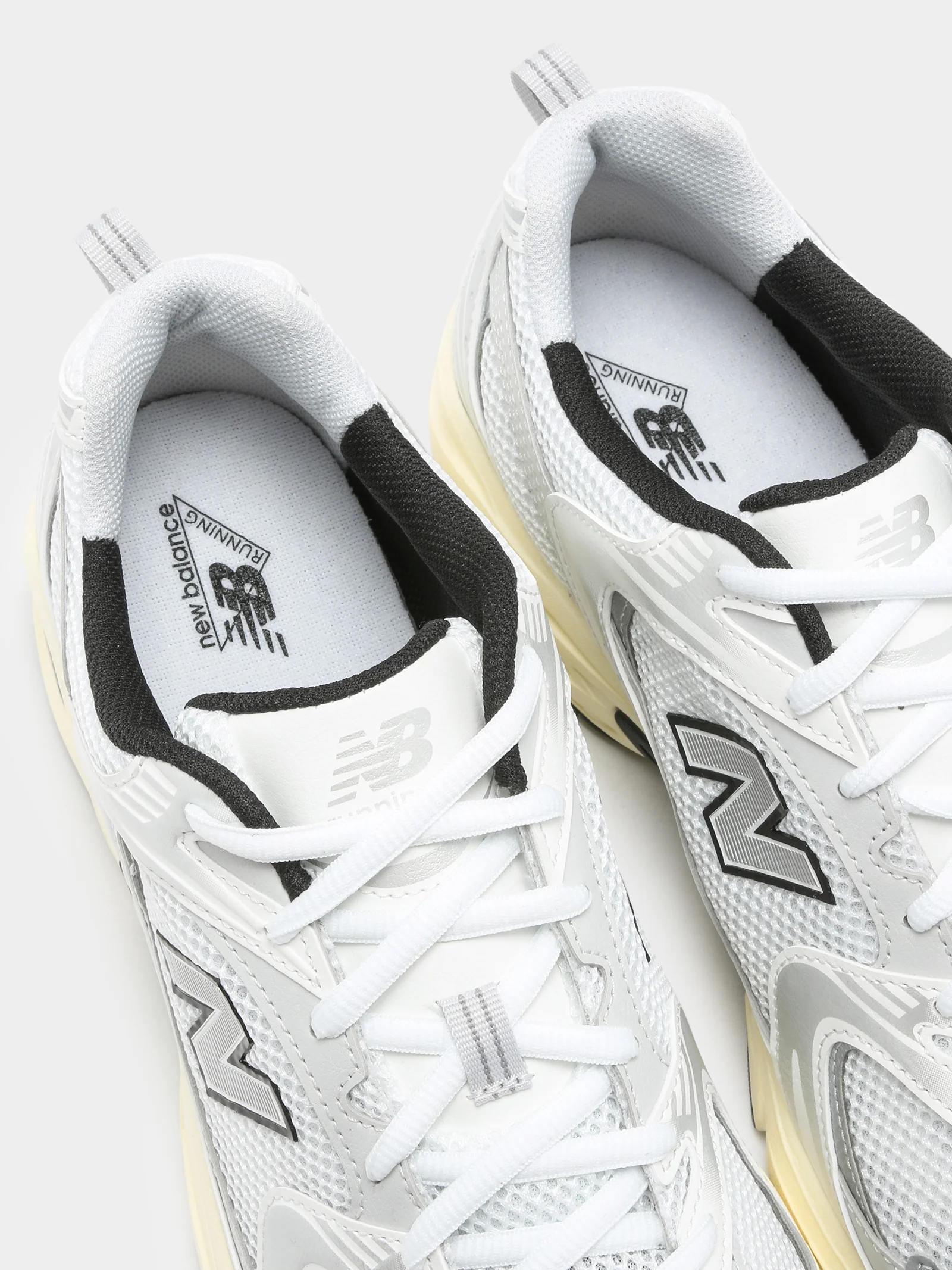 Unisex 530 Sneakers - Image 5