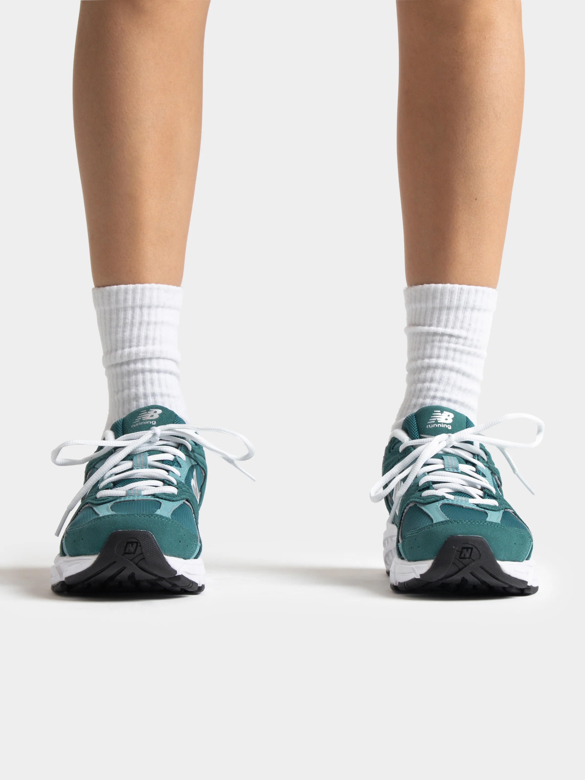 Unisex 530 Sneakers - Image 8