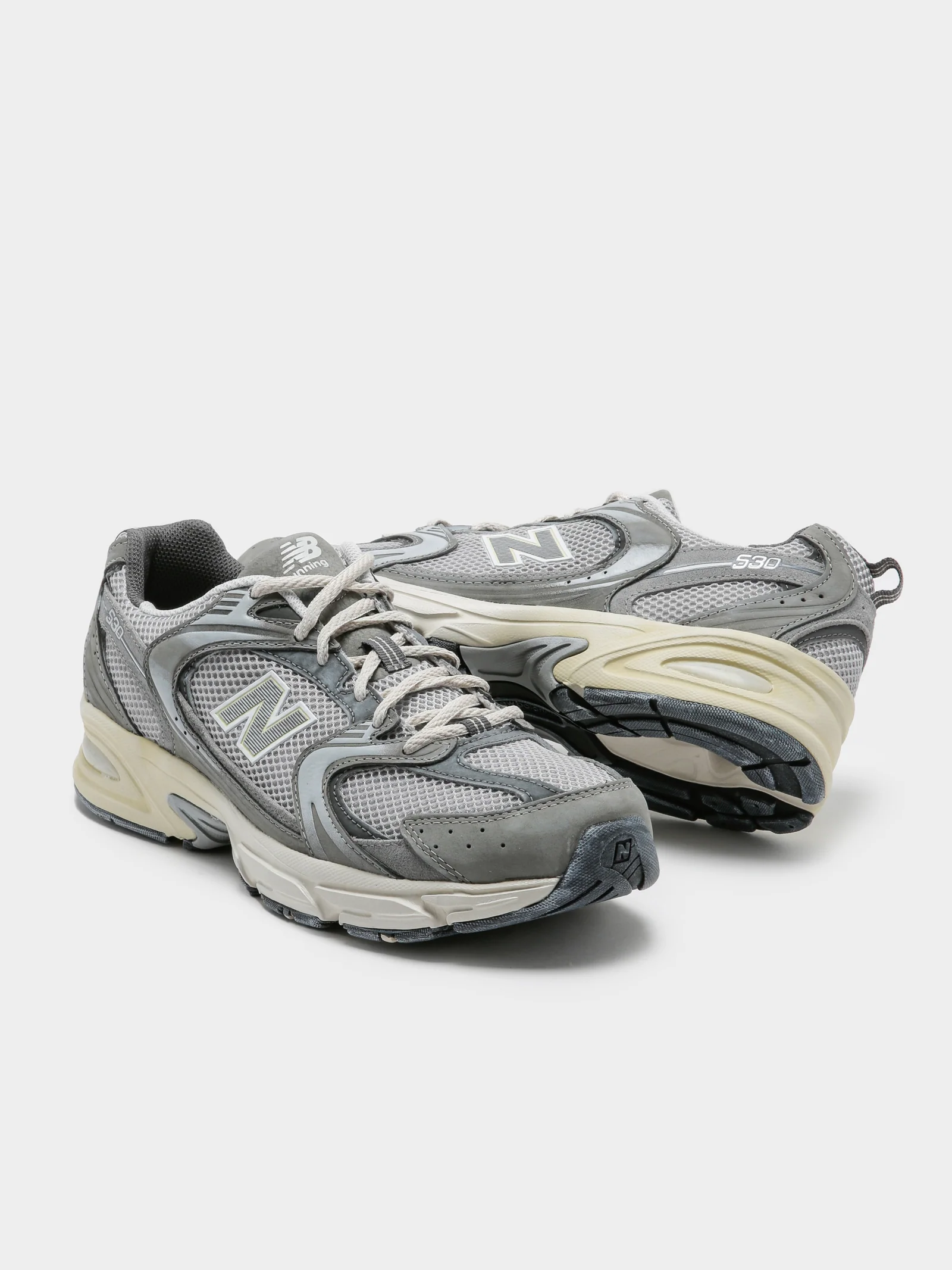 Unisex 530 Sneakers - Image 2