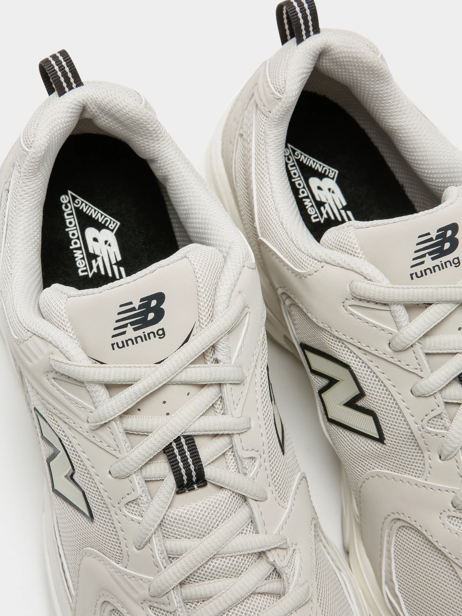 Unisex 530 Sneakers - Image 4