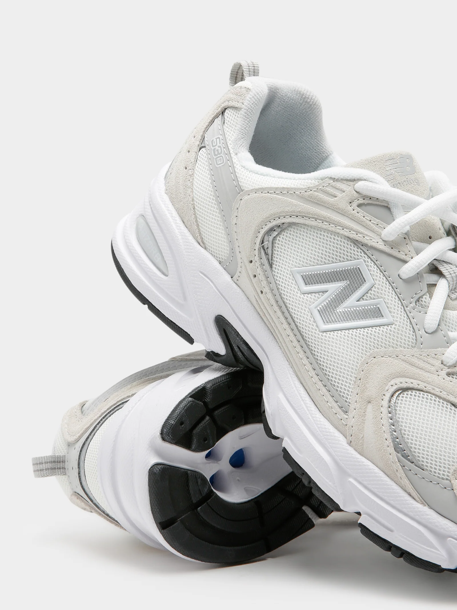 Unisex 530 Sneakers - Image 6
