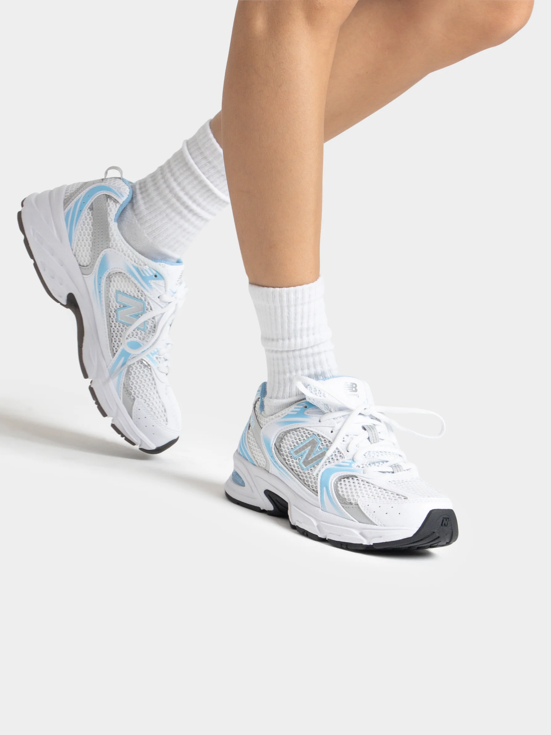 Unisex 530 Sneakers - Image 8