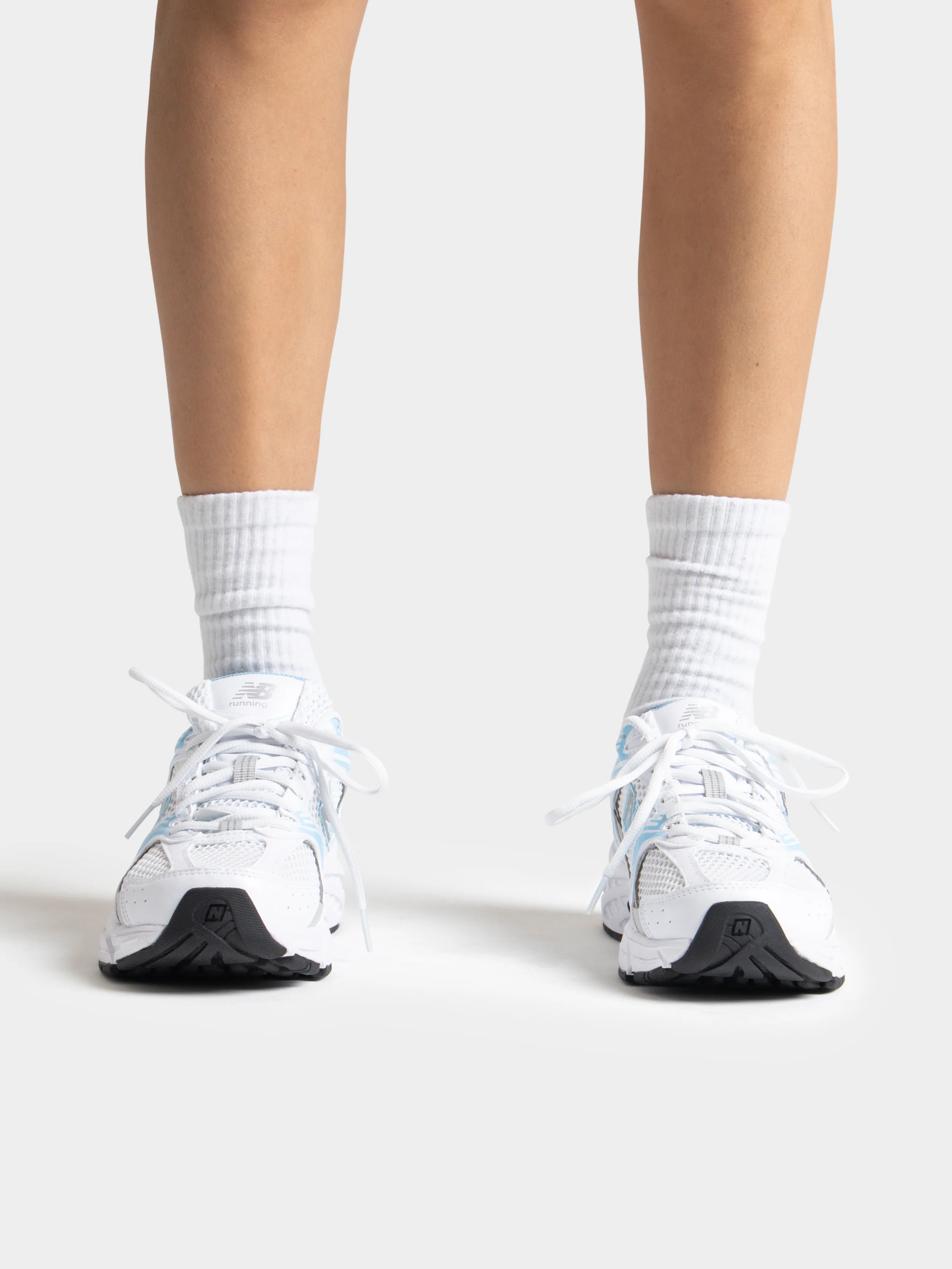 Unisex 530 Sneakers - Image 9