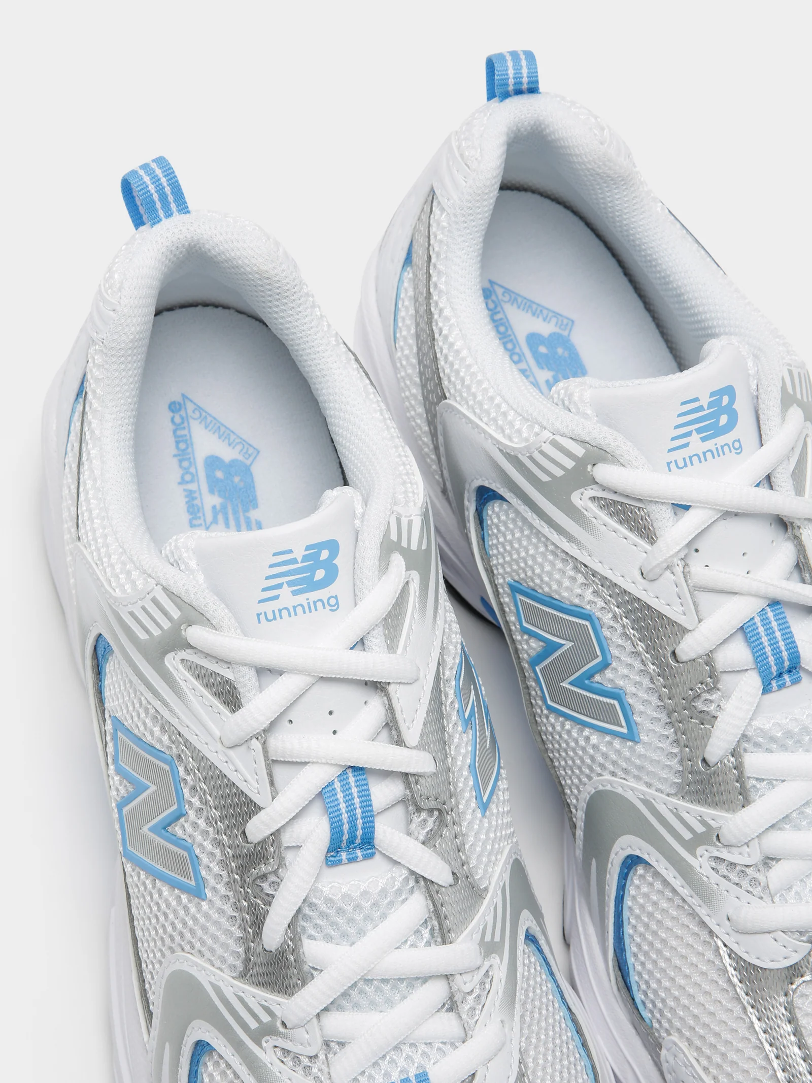 Unisex 530 Sneakers - Image 3