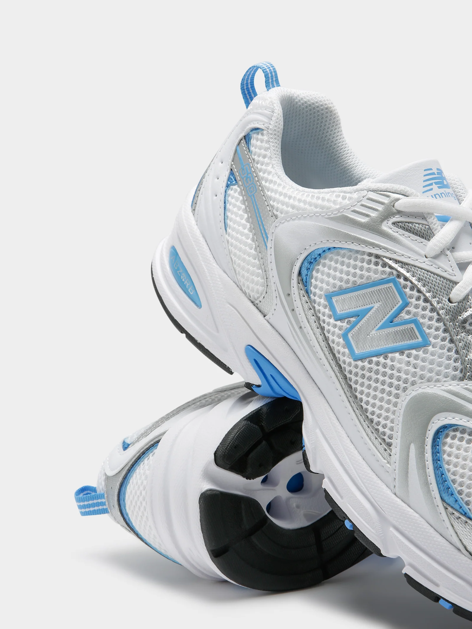 Unisex 530 Sneakers - Image 5