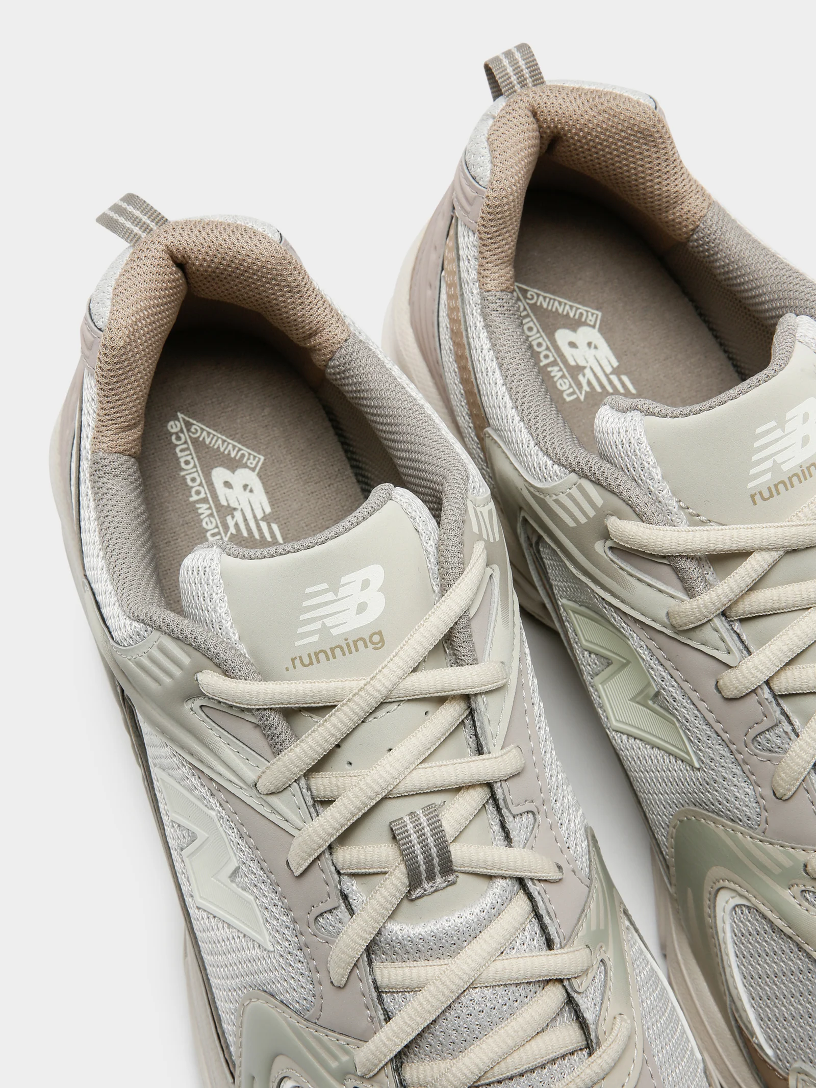 Unisex 530 Sneakers - Image 3