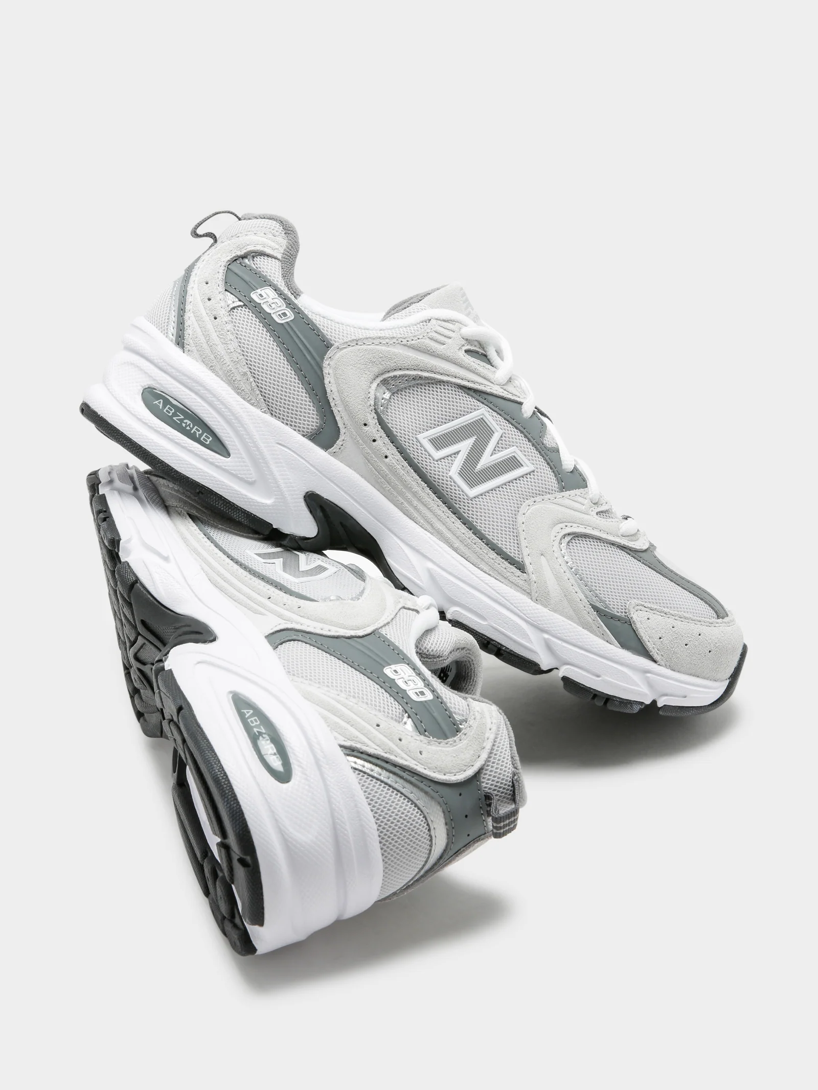 Unisex 530 Sneakers - Image 2