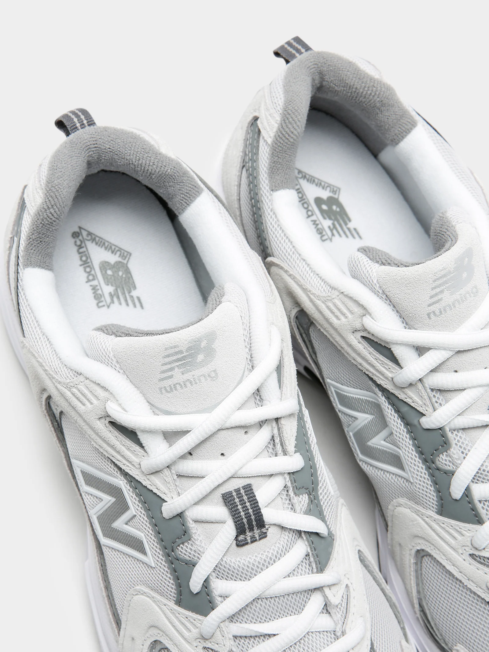 Unisex 530 Sneakers - Image 4