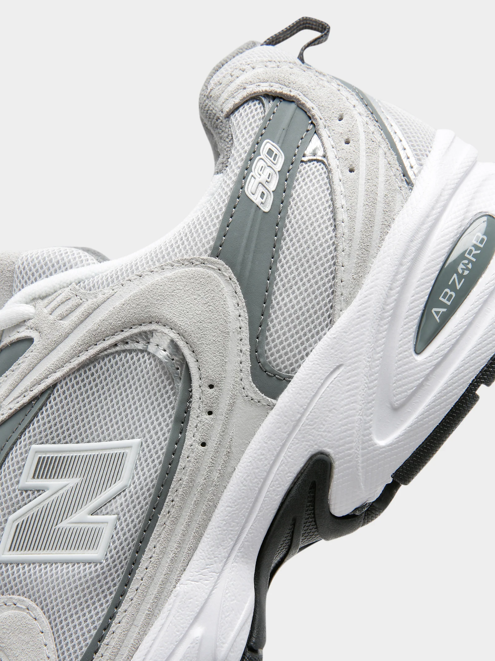 Unisex 530 Sneakers - Image 5