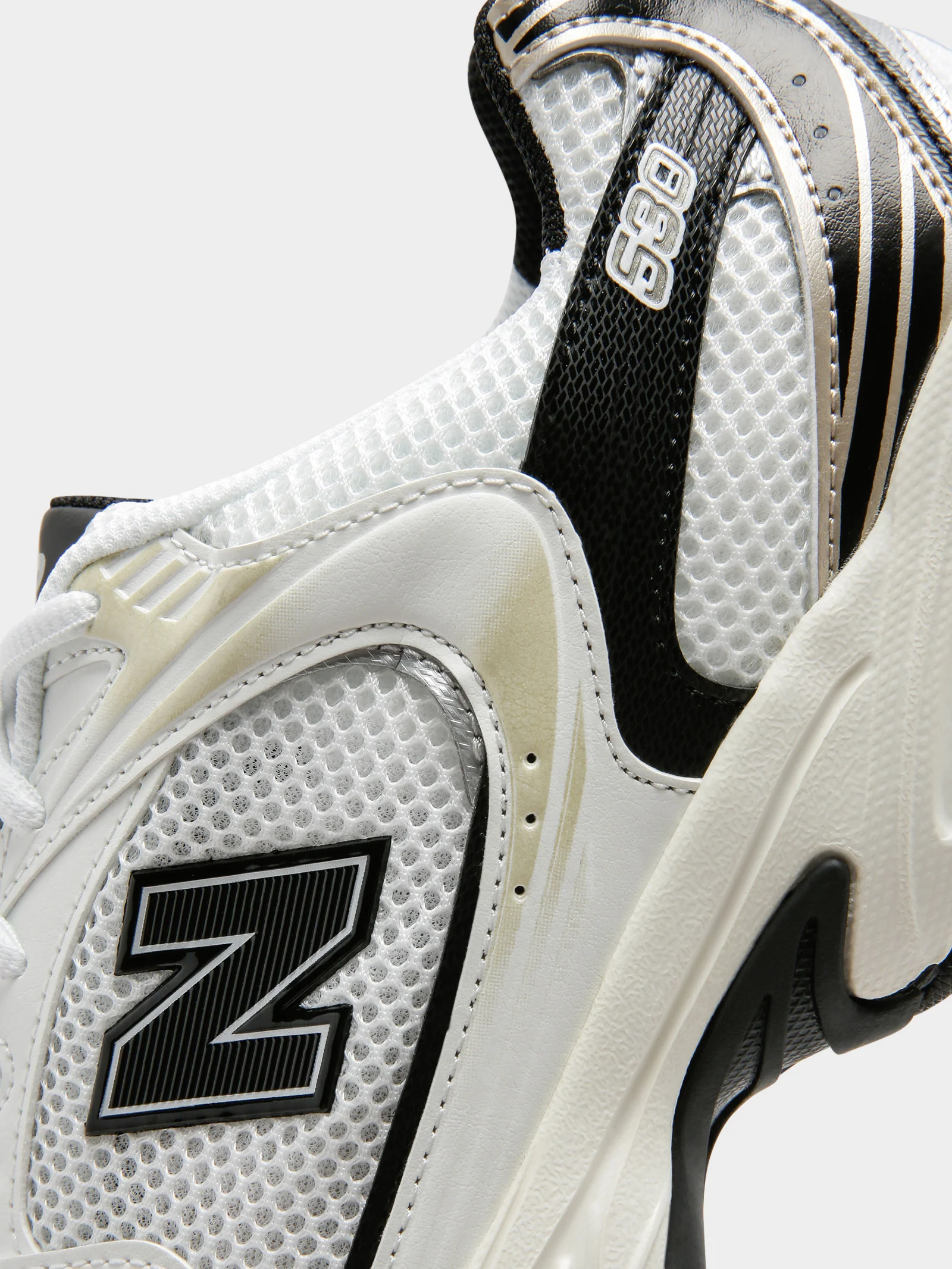 Unisex 530 Sneakers - Image 3