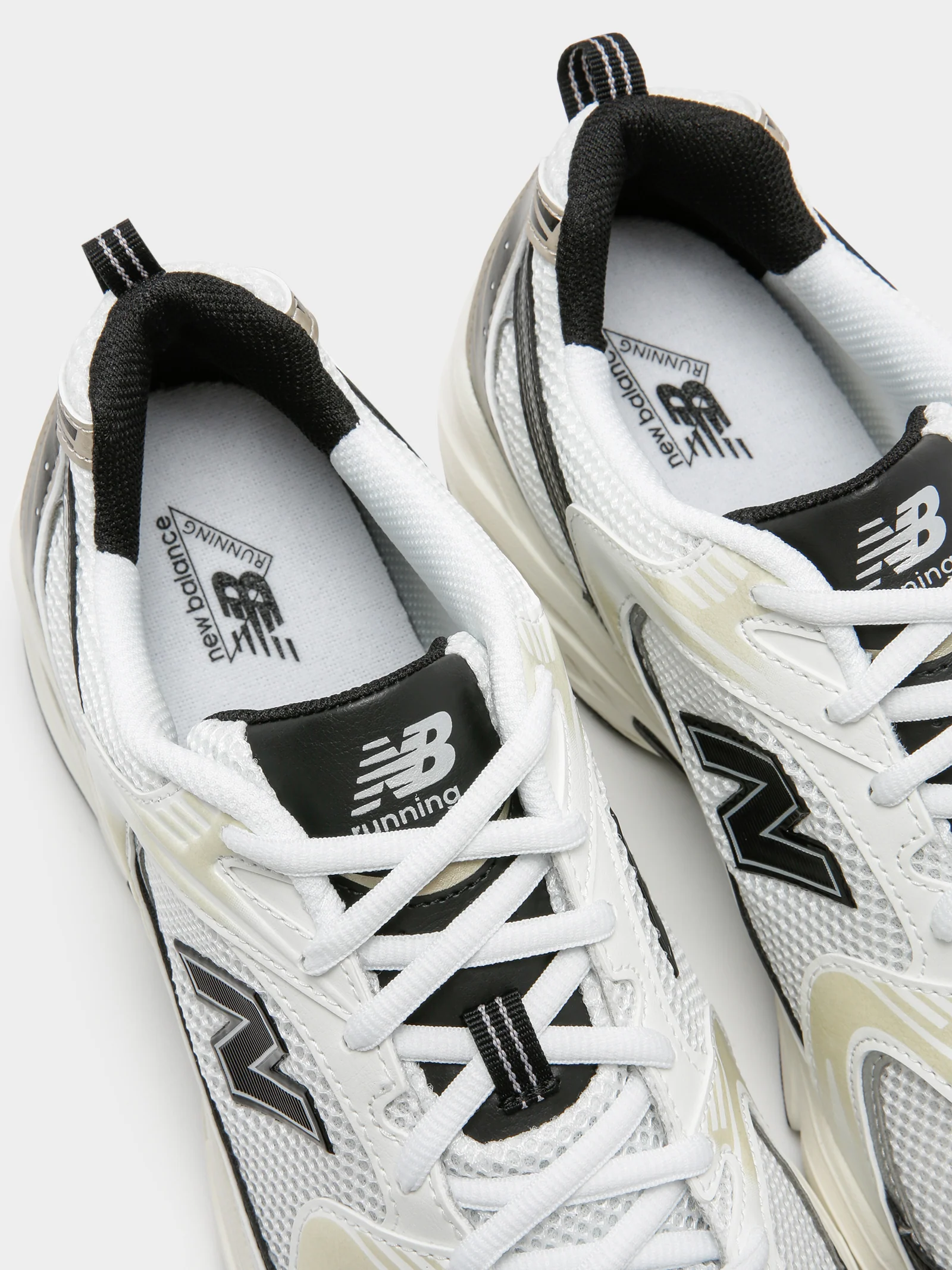 Unisex 530 Sneakers - Image 5